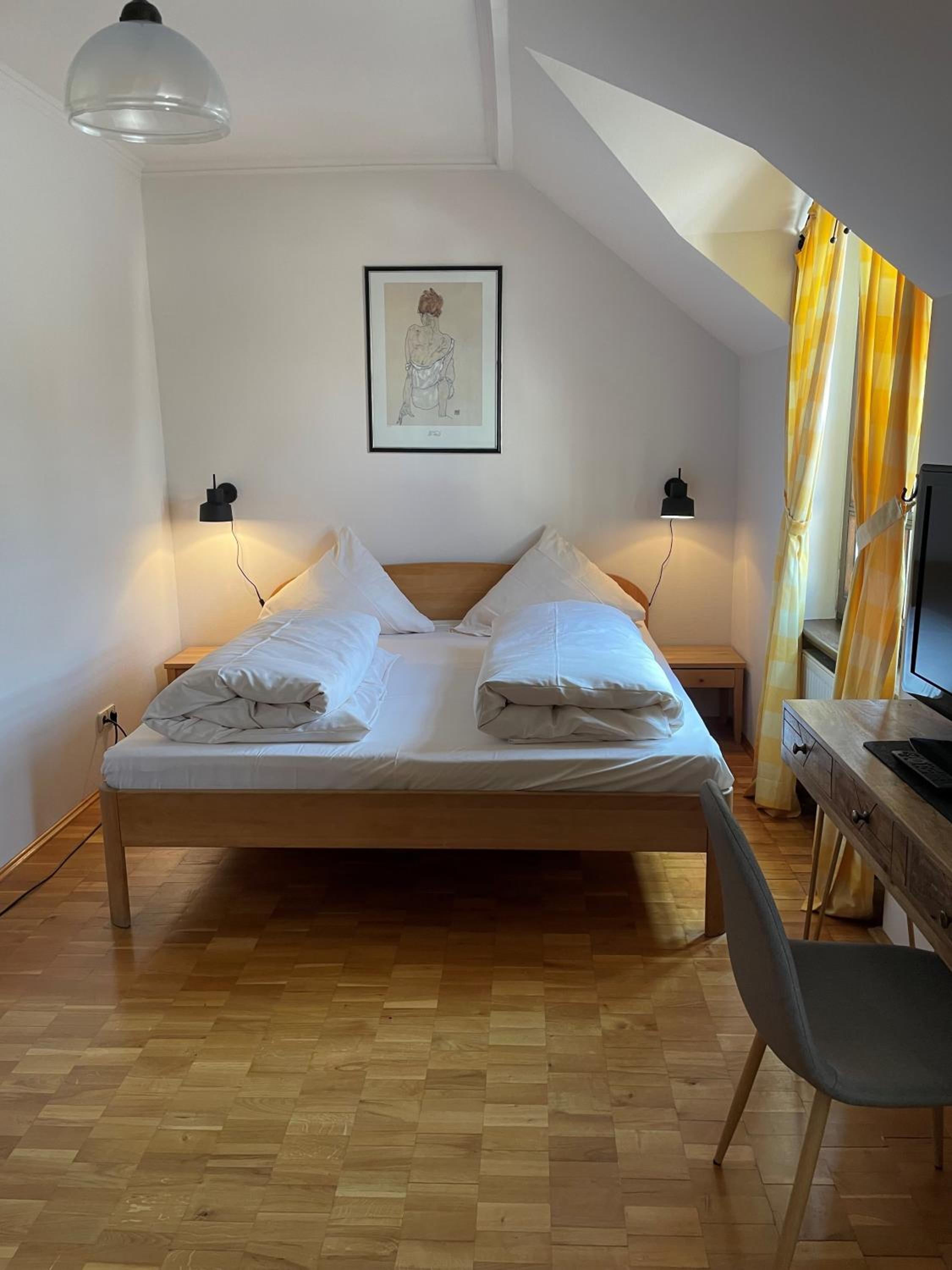 Double Room - Photo 5