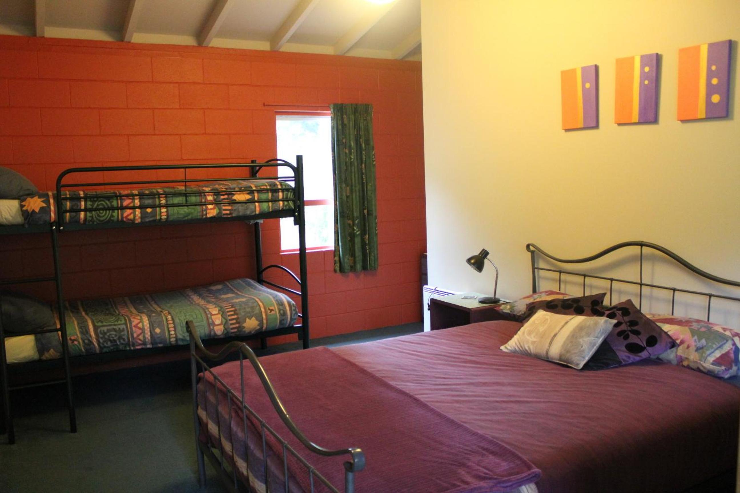 Family Room - Disability Access - Photo 4