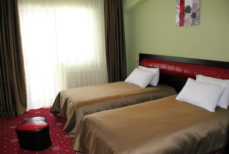 Standard Double or Twin Room with Balcony - Photo 2