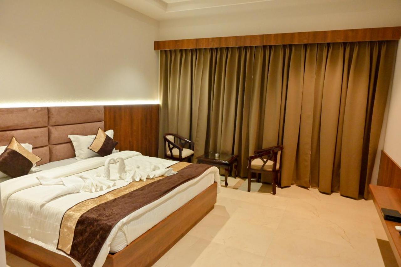 Deluxe Room - Photo 8
