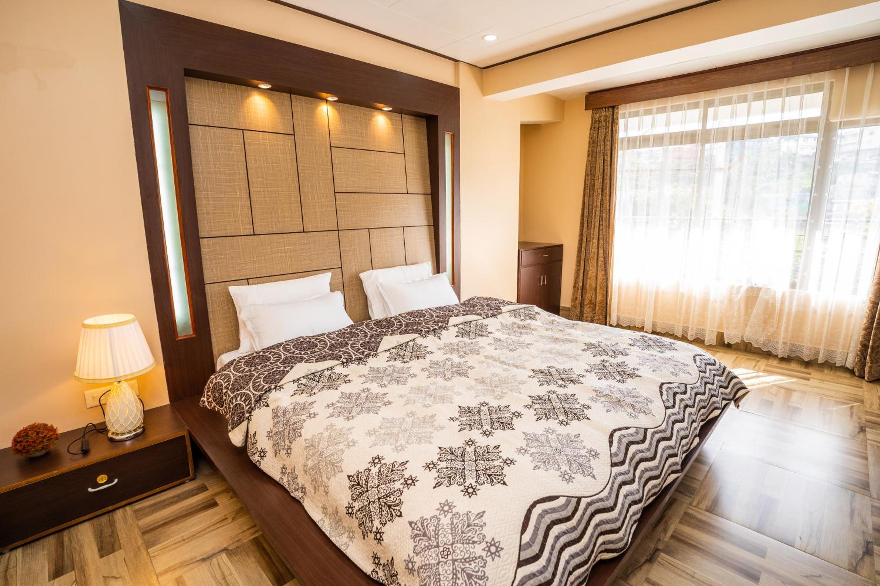 King Room with Balcony photo 1