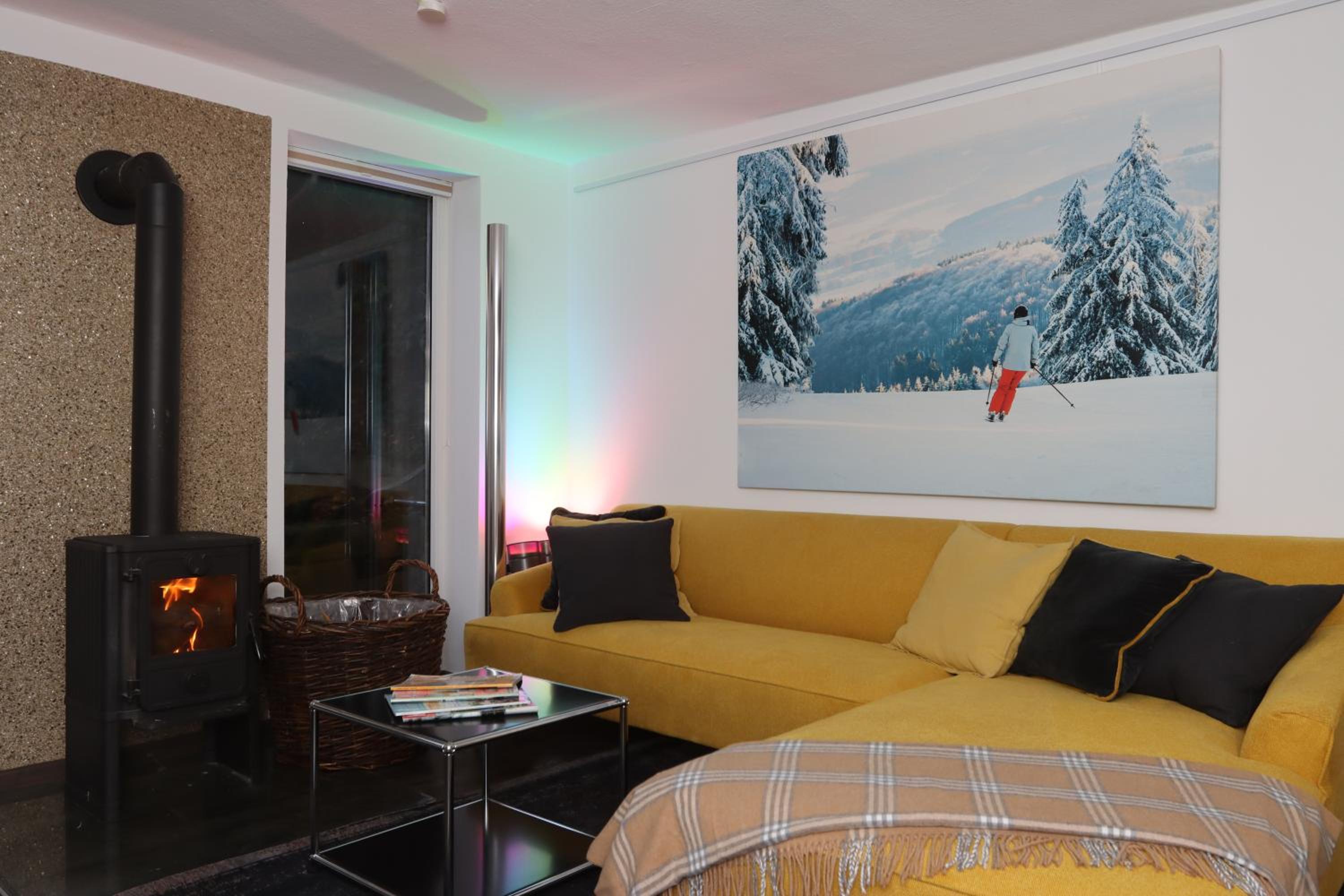 Five-Bedroom House photo 1