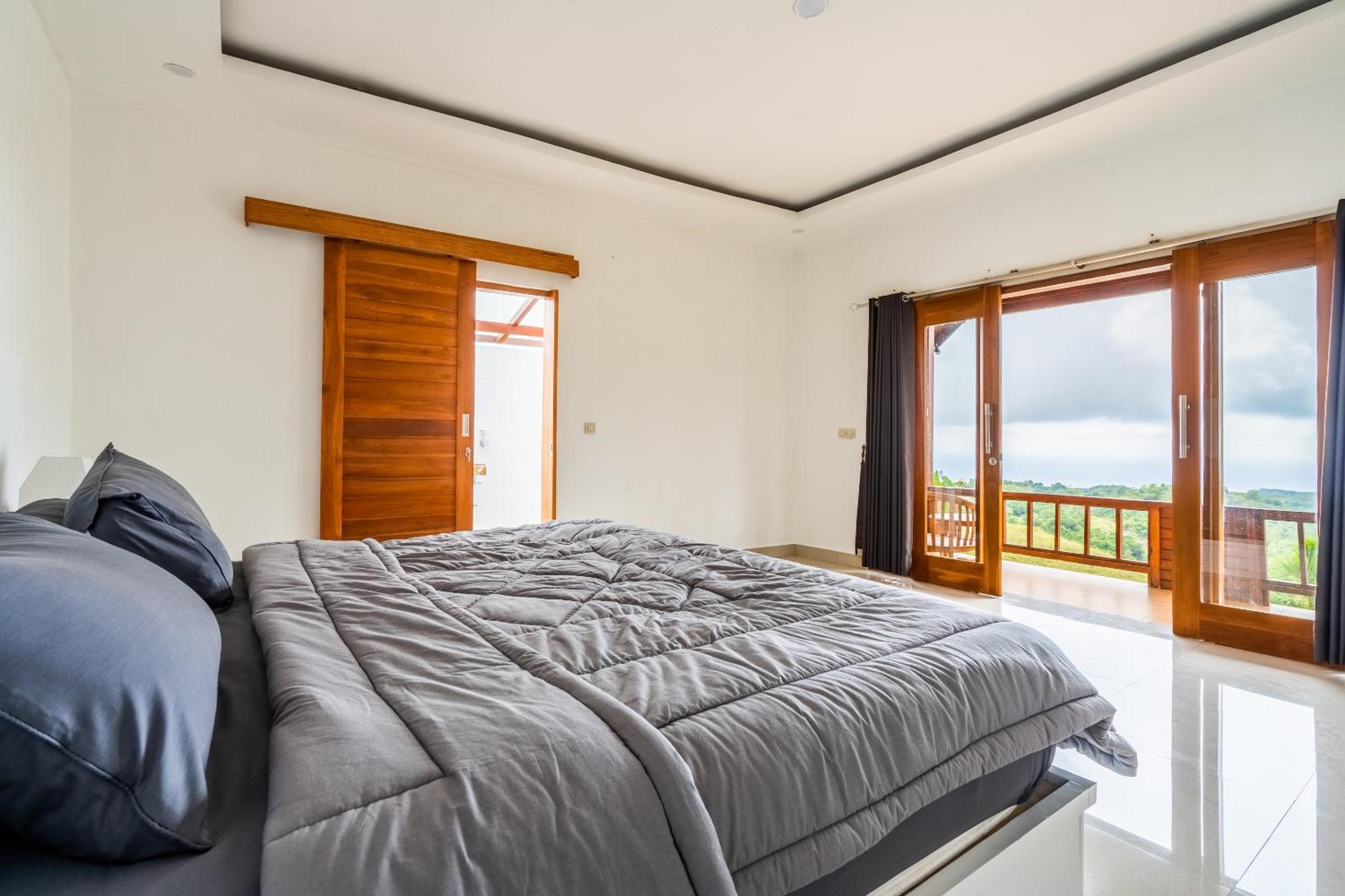 Deluxe Double Room with Balcony and Sea View - Photo 14