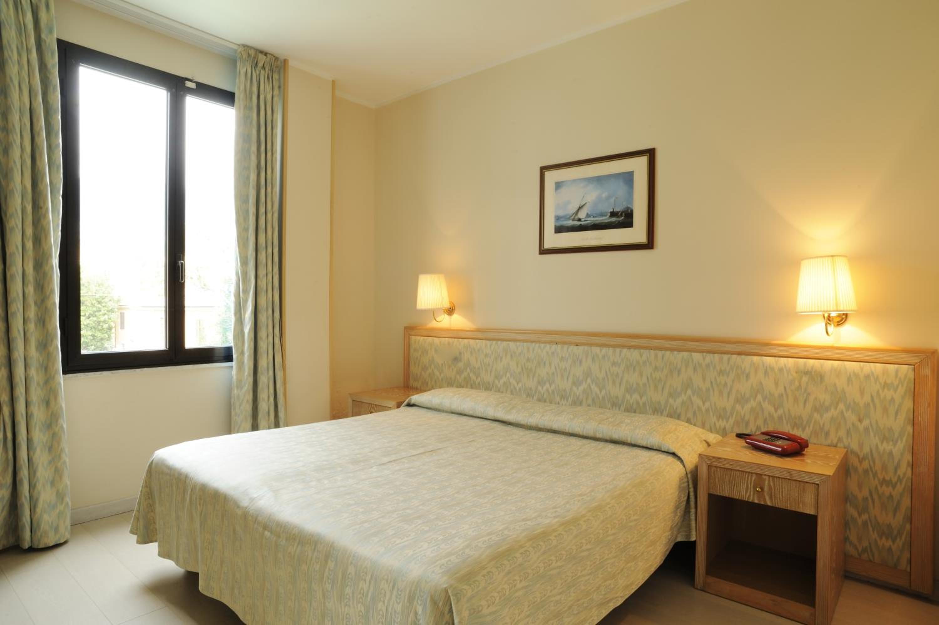 Standard Double Room - Photo 5