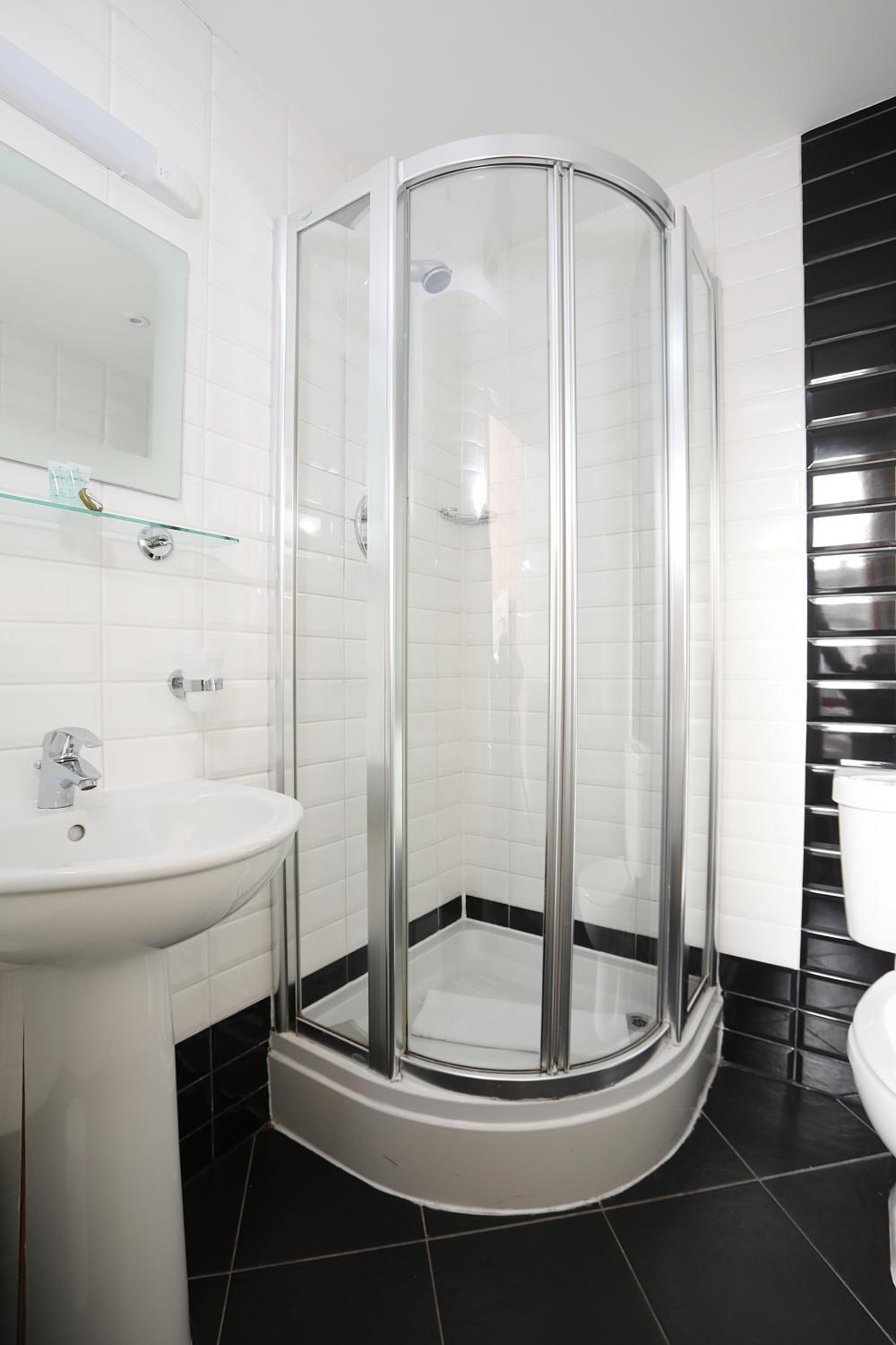 Small Double Room - Photo 2