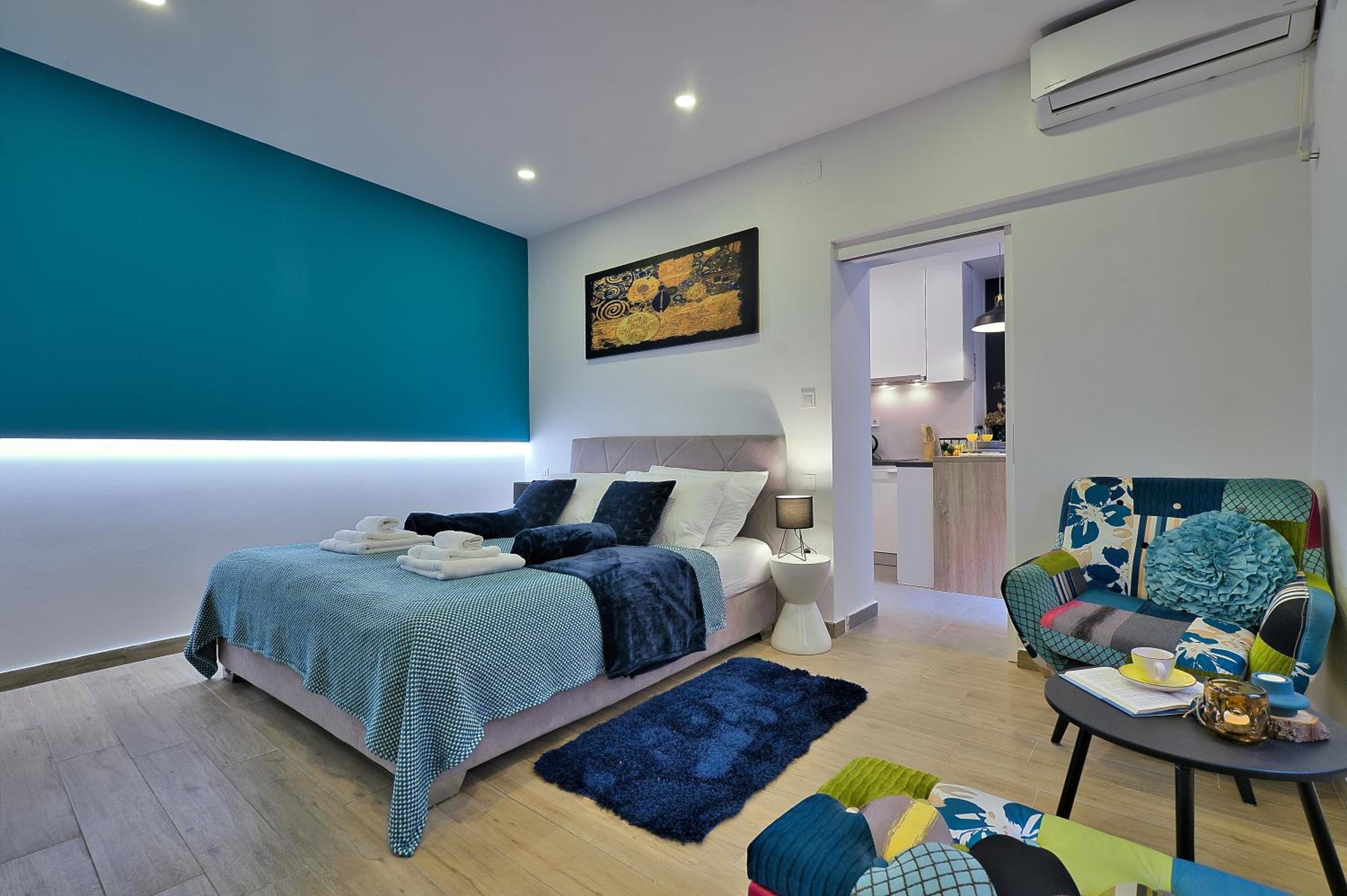 Studio Apartment