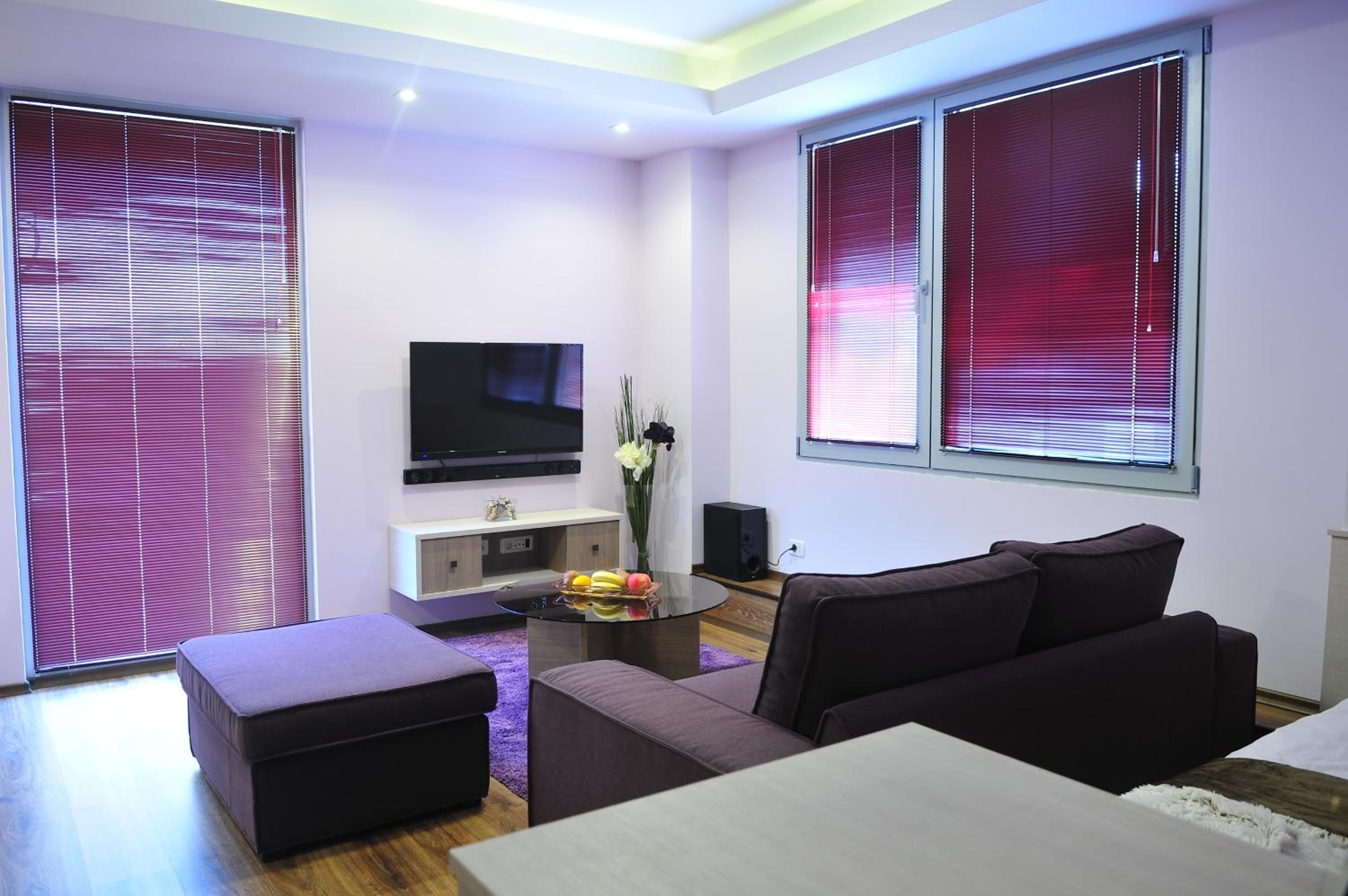 Studio Apartment with Balcony photo 1