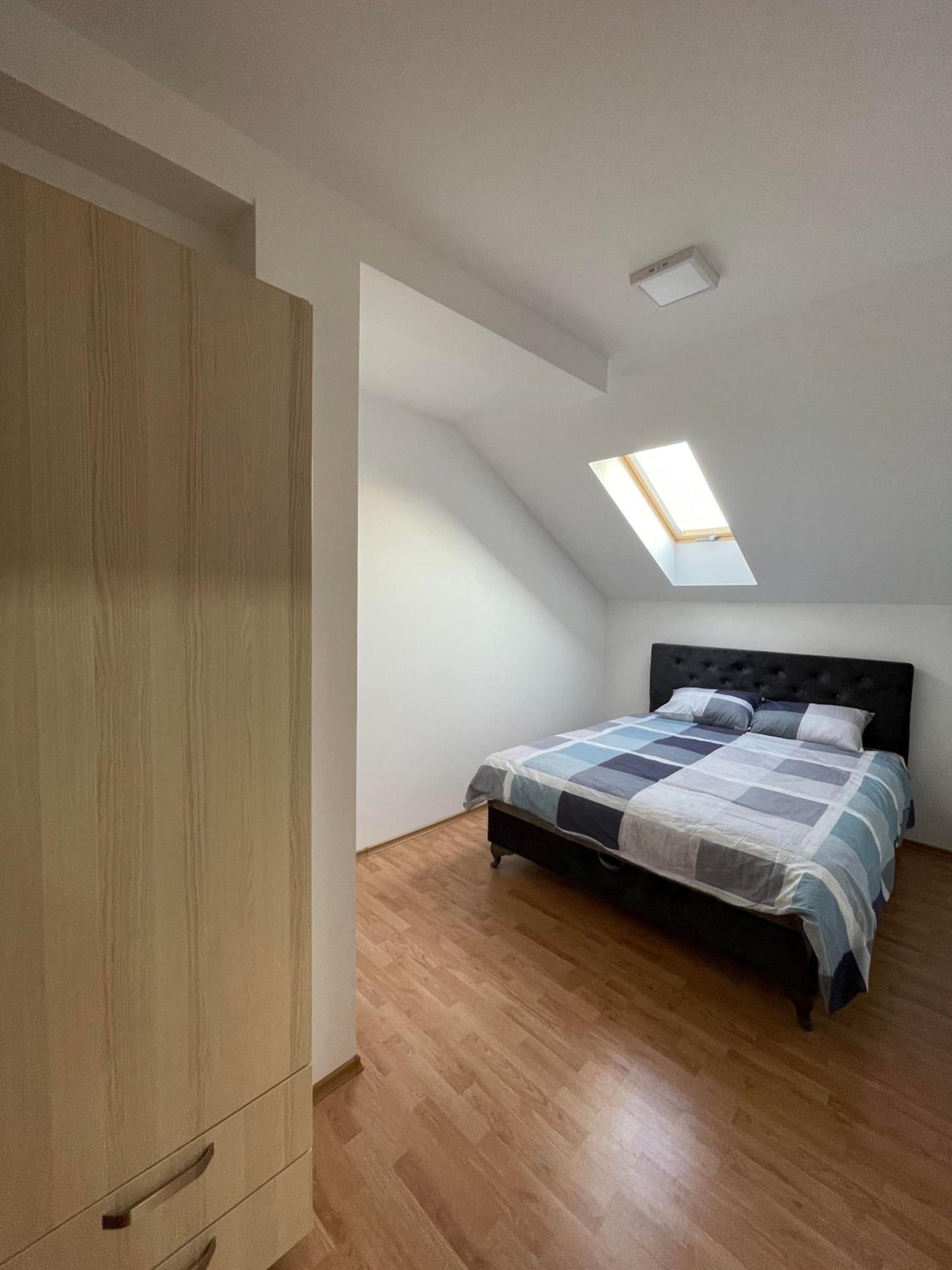One-Bedroom Apartment photo 2