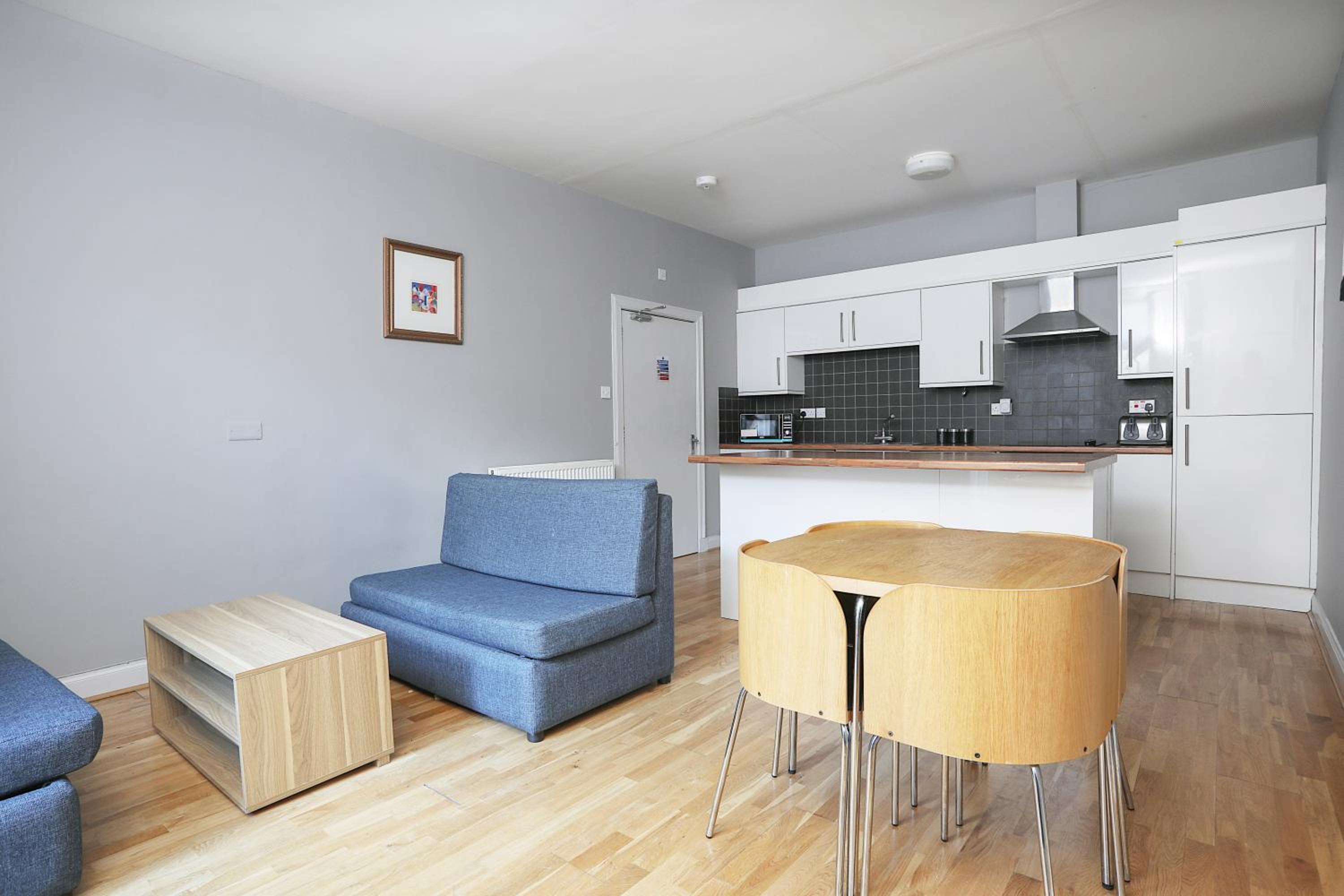 Three-Bedroom House - Photo 3