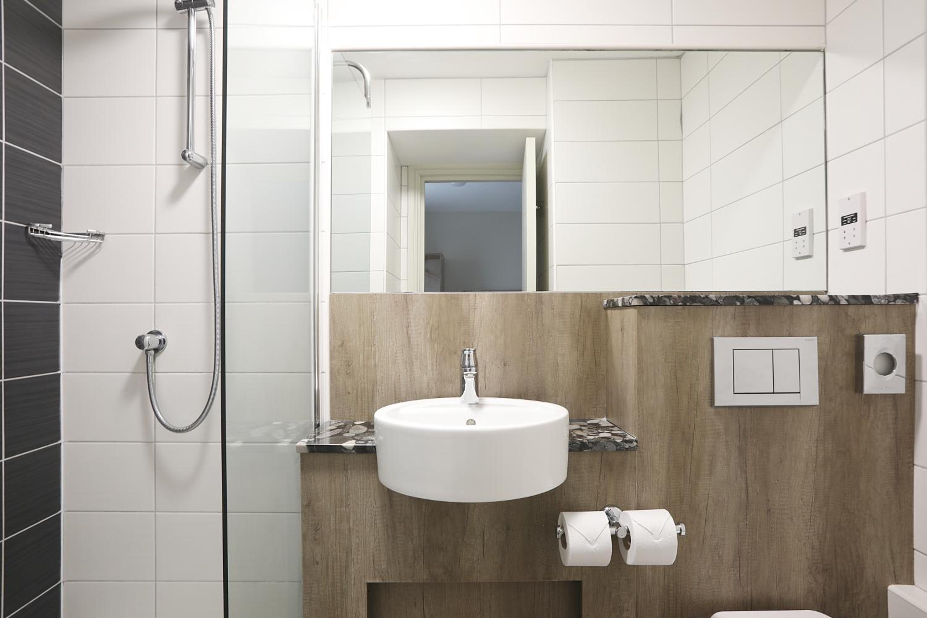 Studio Apartment - Photo 3