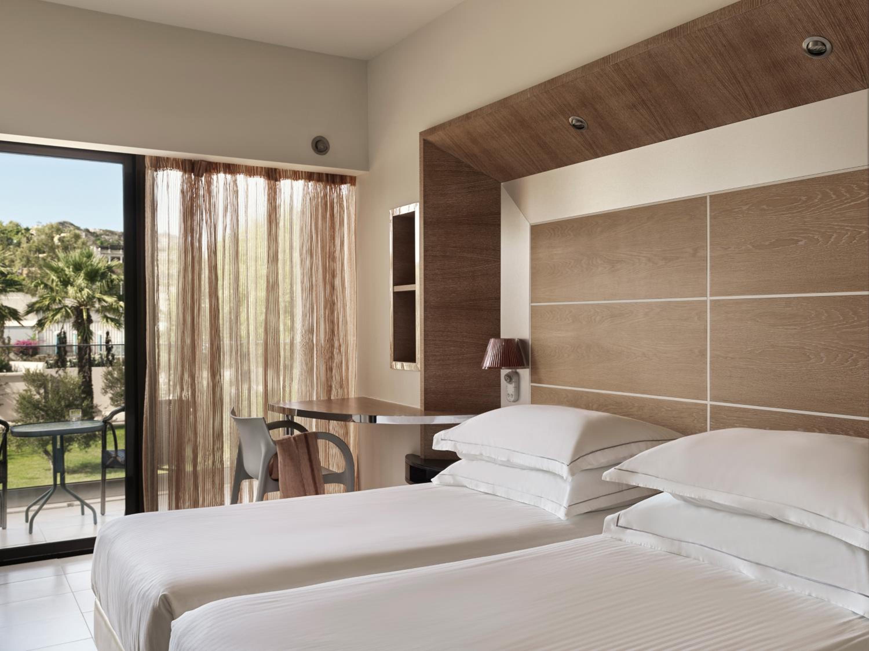 Twin Room with Land View - Photo 3