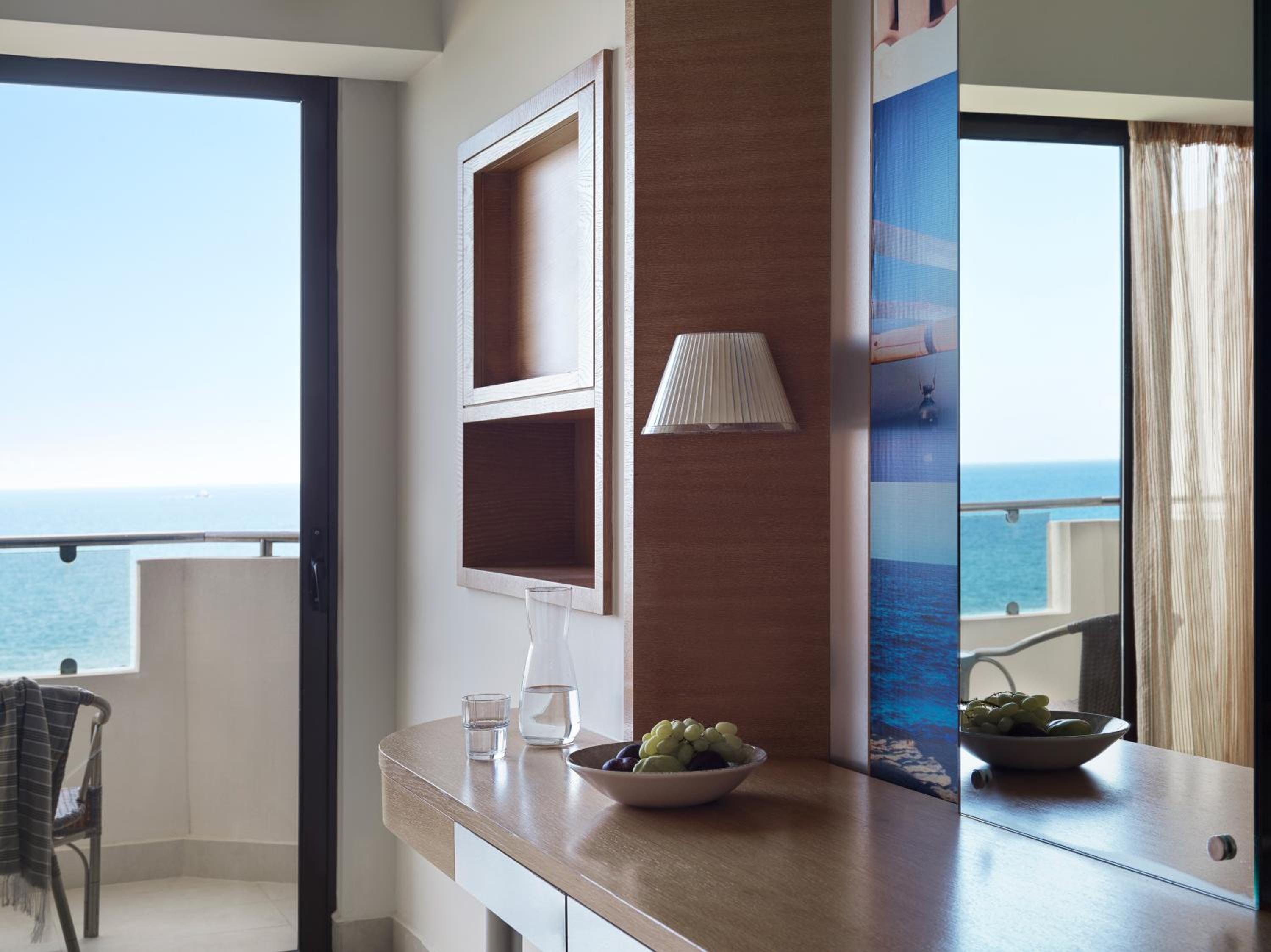 Standard Room with Sea View - Photo 5