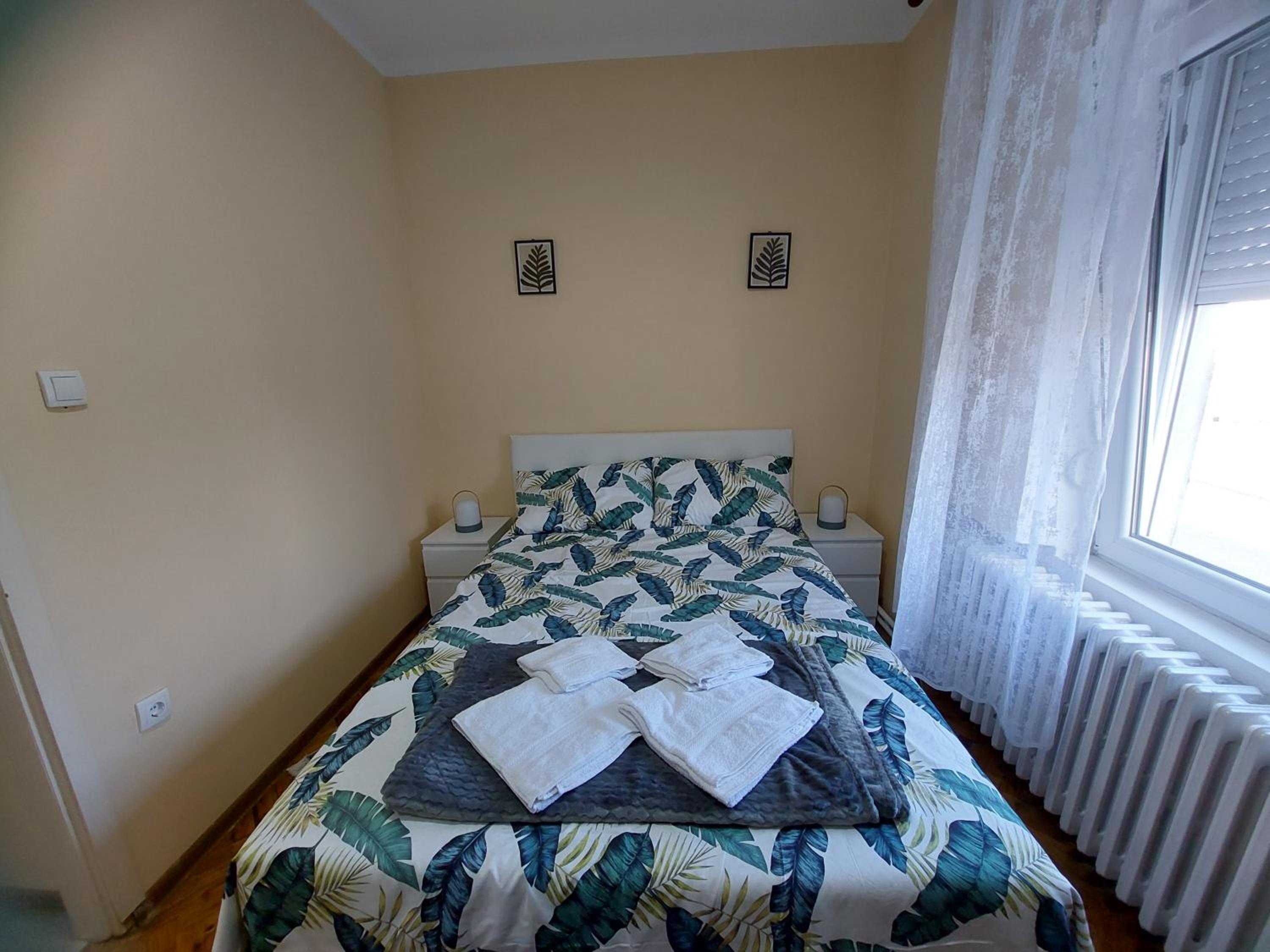 One-Bedroom Apartment photo 1