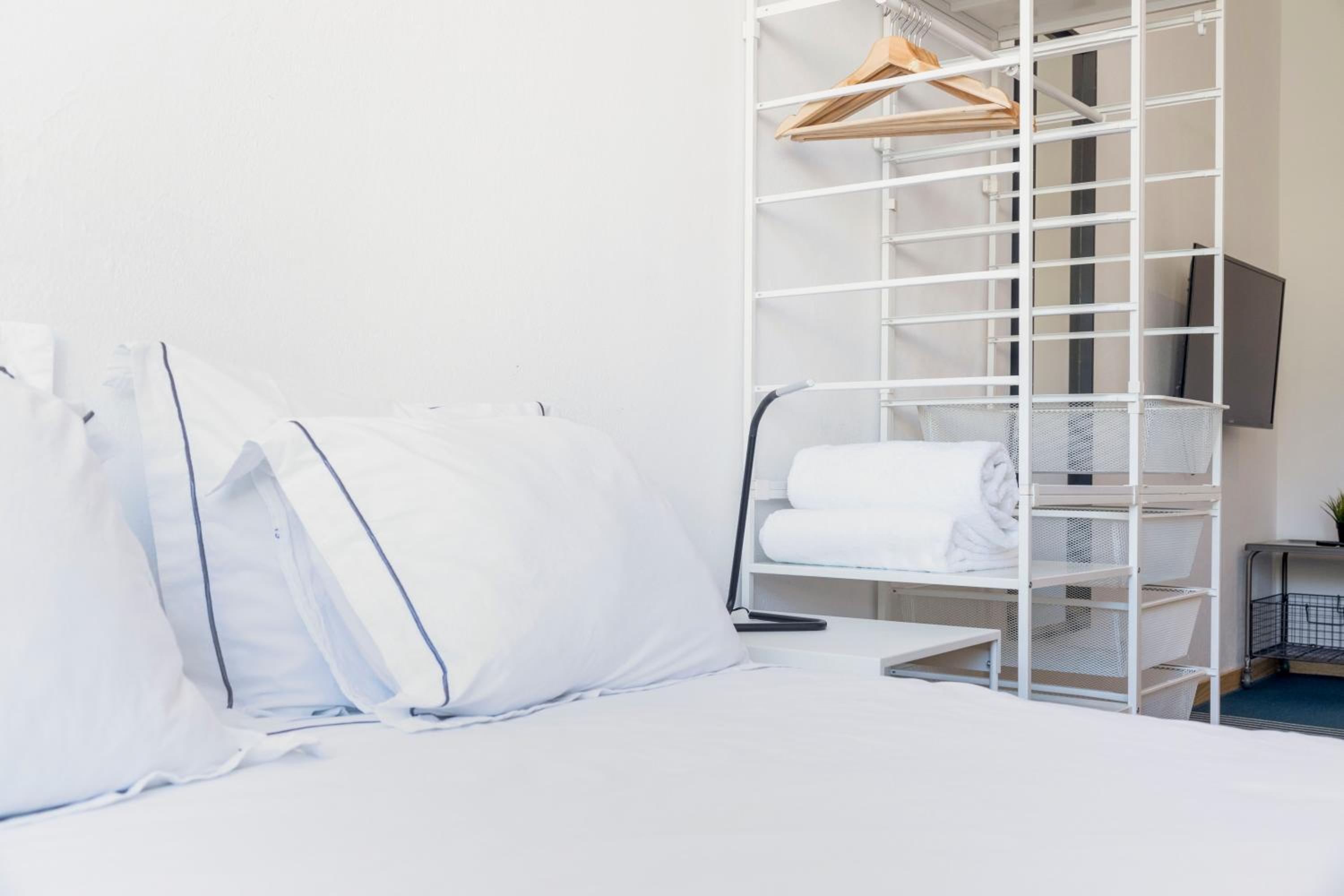 Studio Apartment - Photo 4