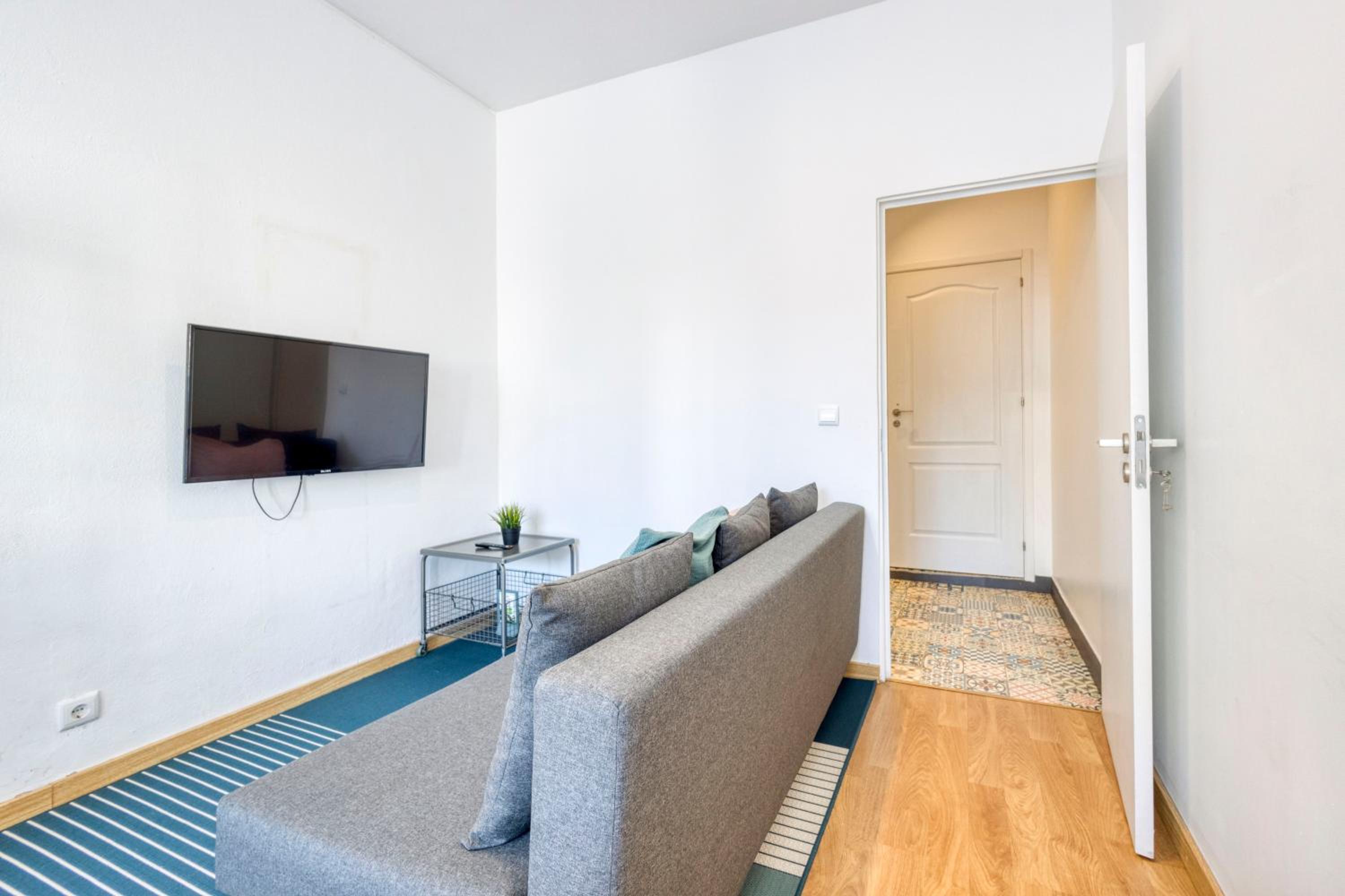 Studio Apartment - Photo 13