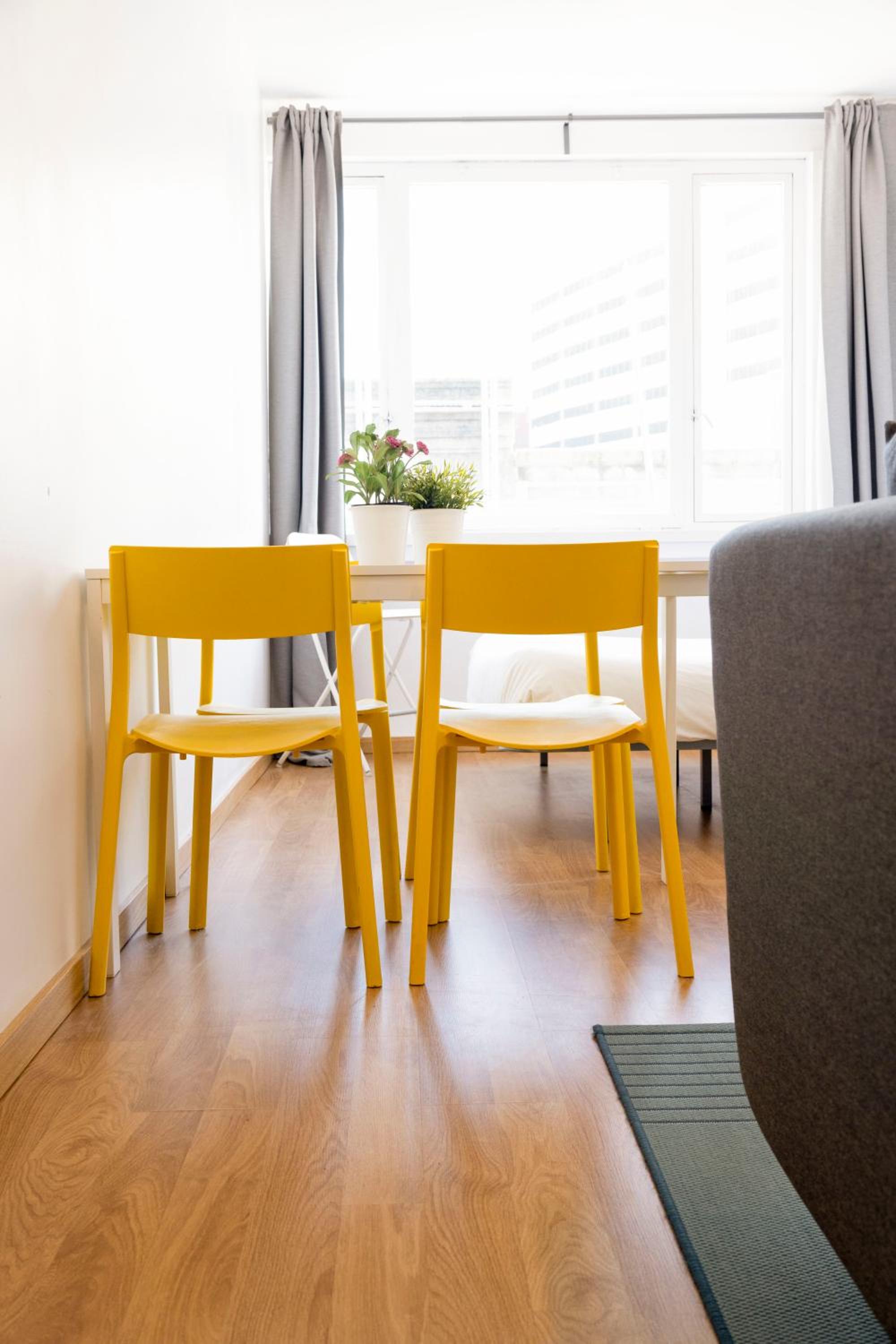 Studio Apartment - Photo 11