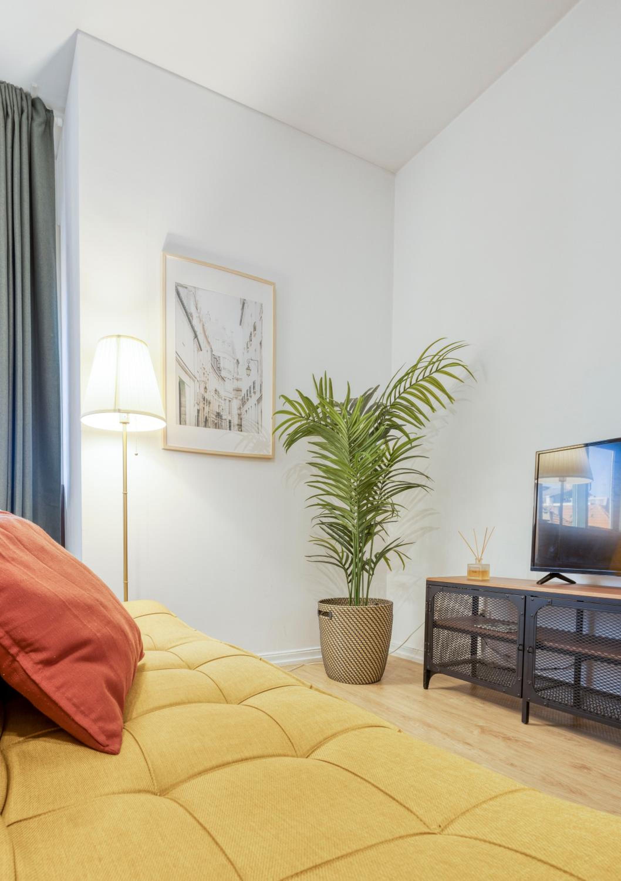 Studio Apartment - Photo 7