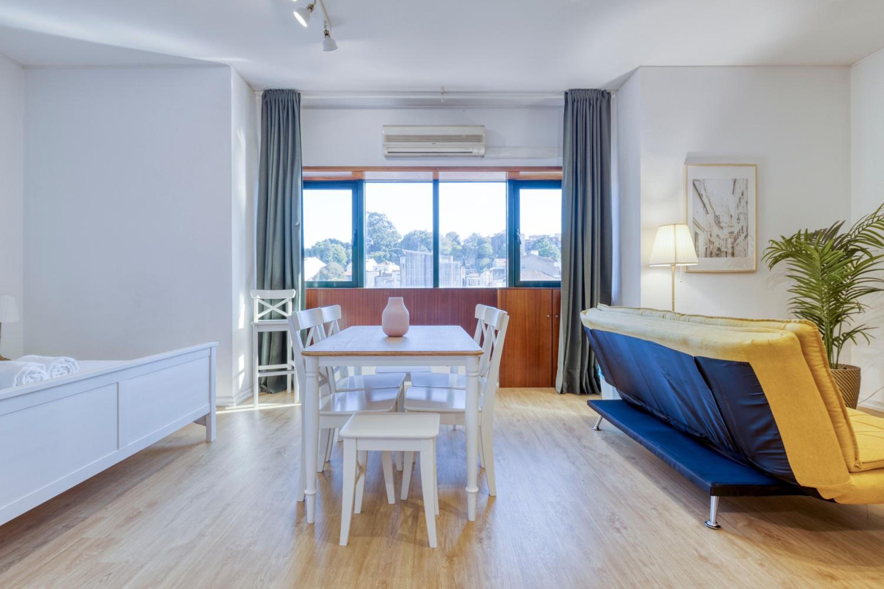 Studio Apartment - Photo 6