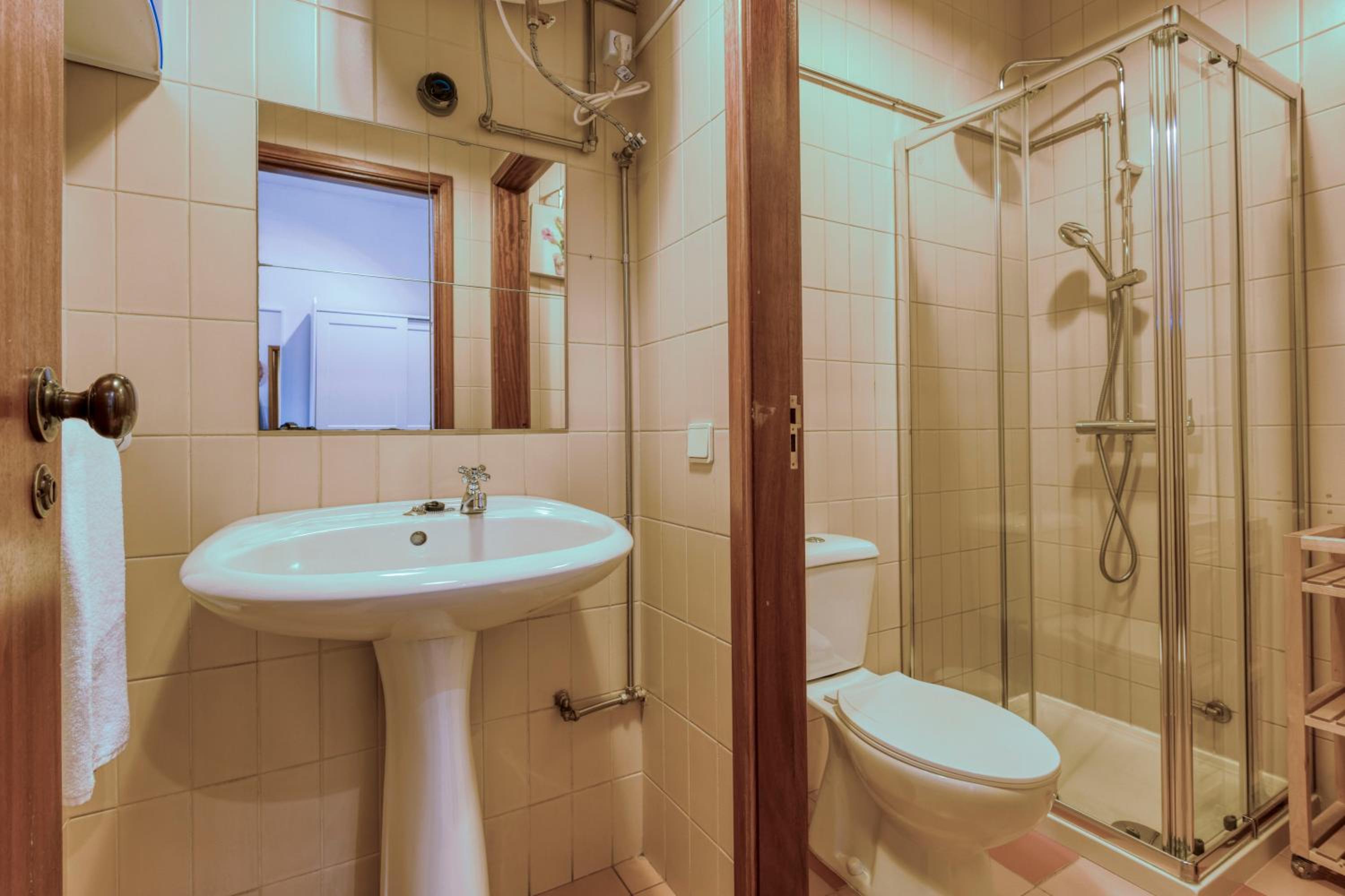 Studio Apartment - Photo 2