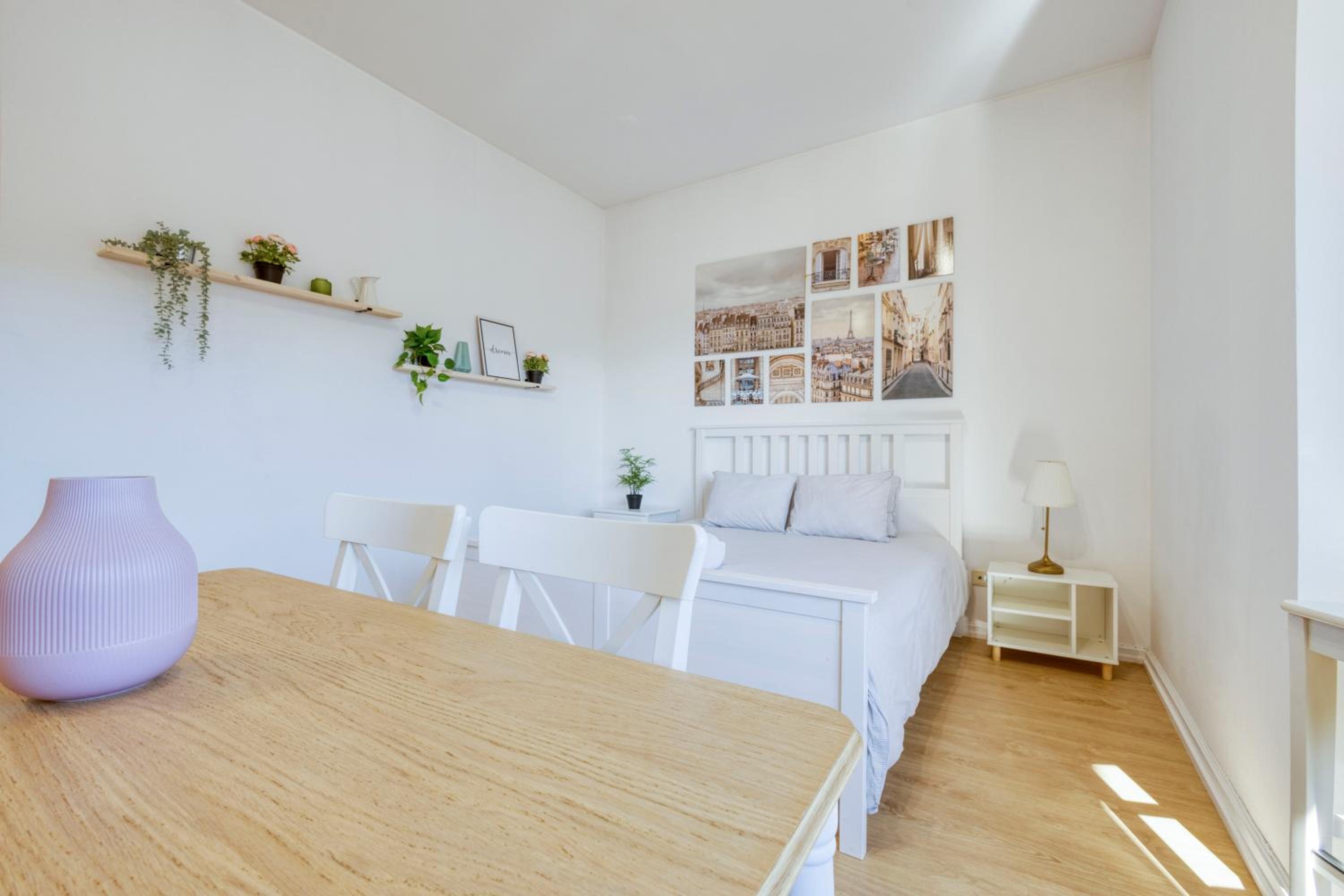 Studio Apartment - Photo 20