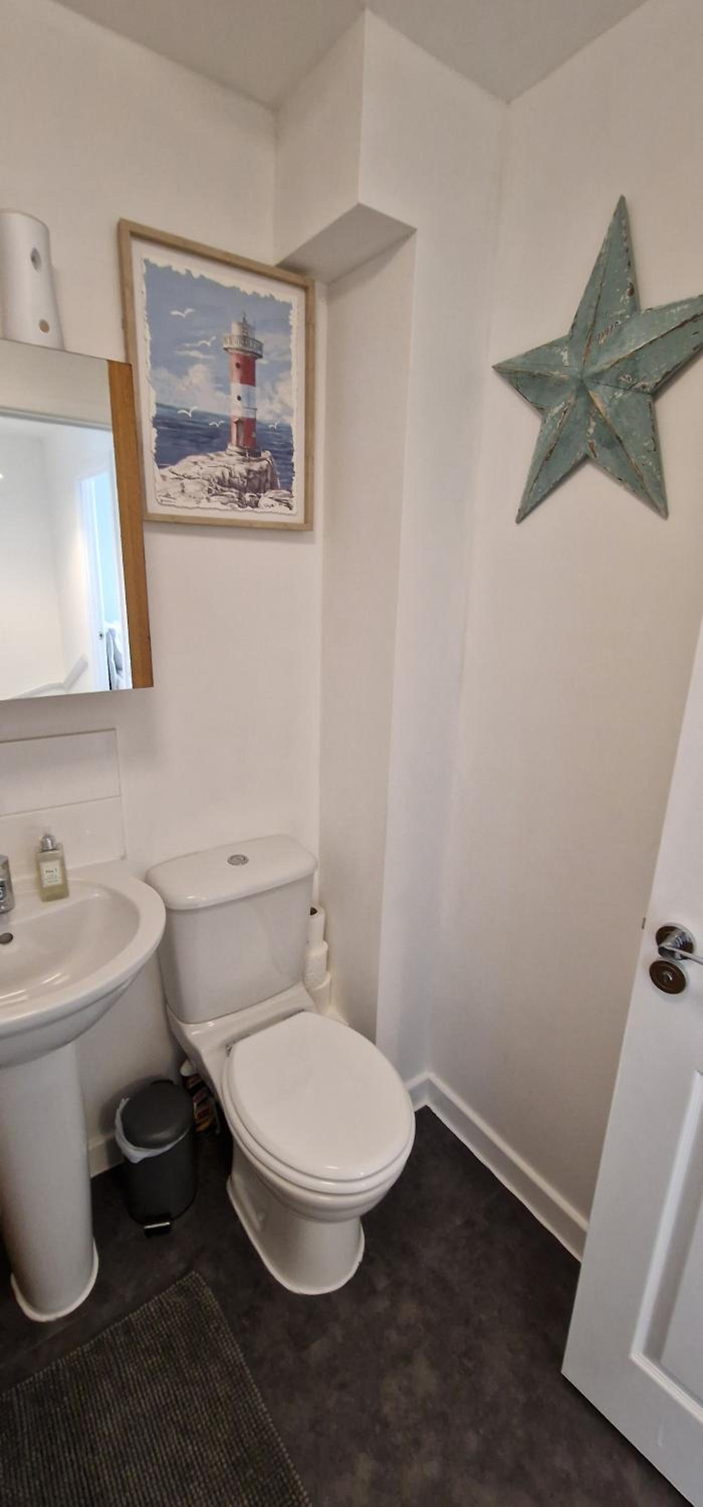 Three-Bedroom House photo 3