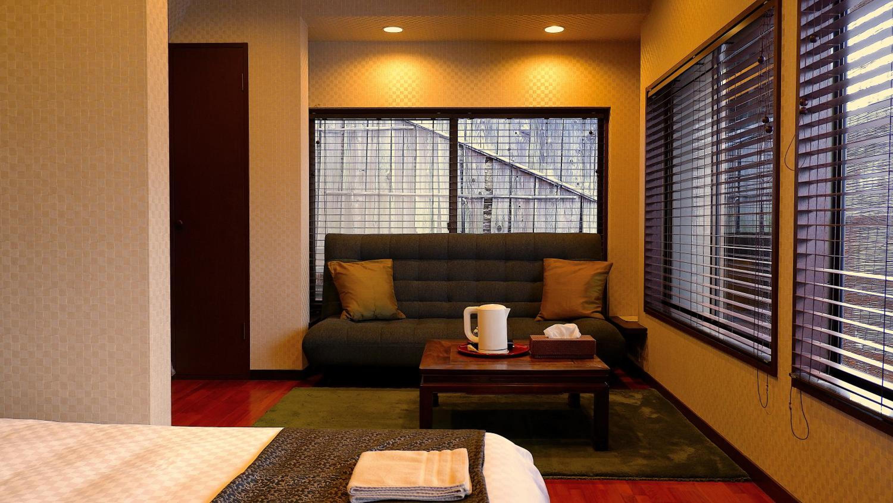 Triple Room with Shared Bathroom photo 2