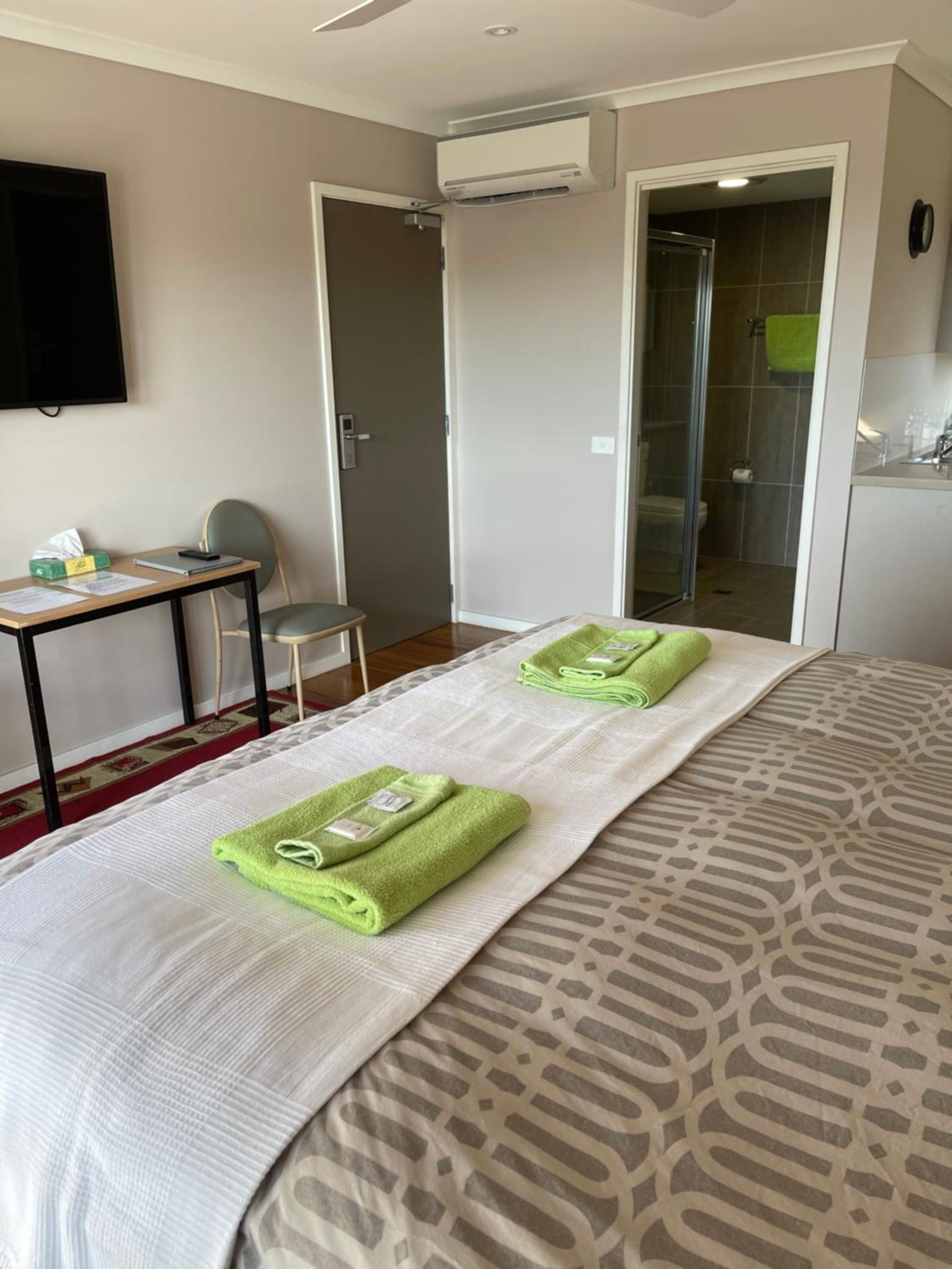 Superior King Room - Photo 6