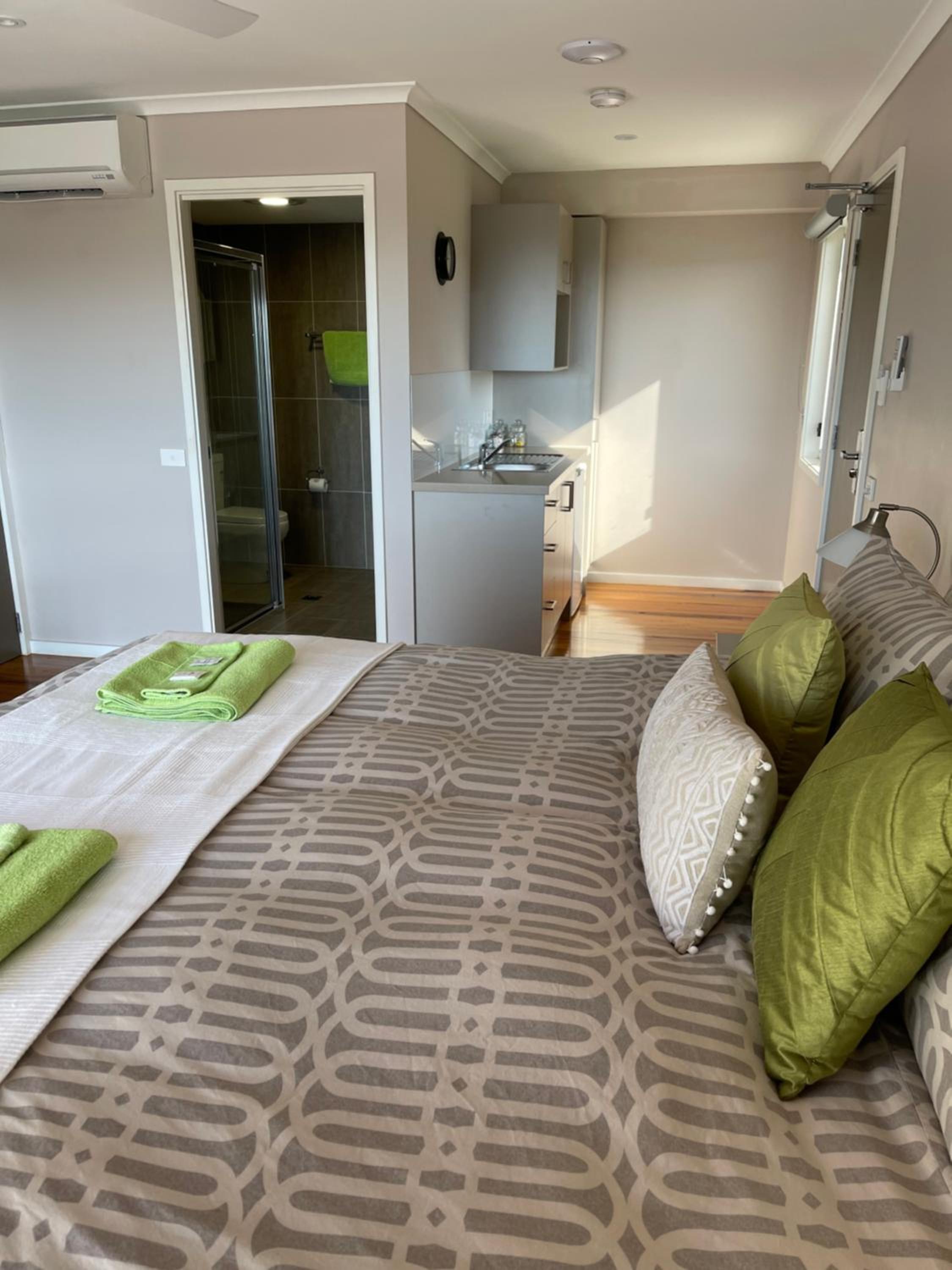 Superior King Room - Photo 3