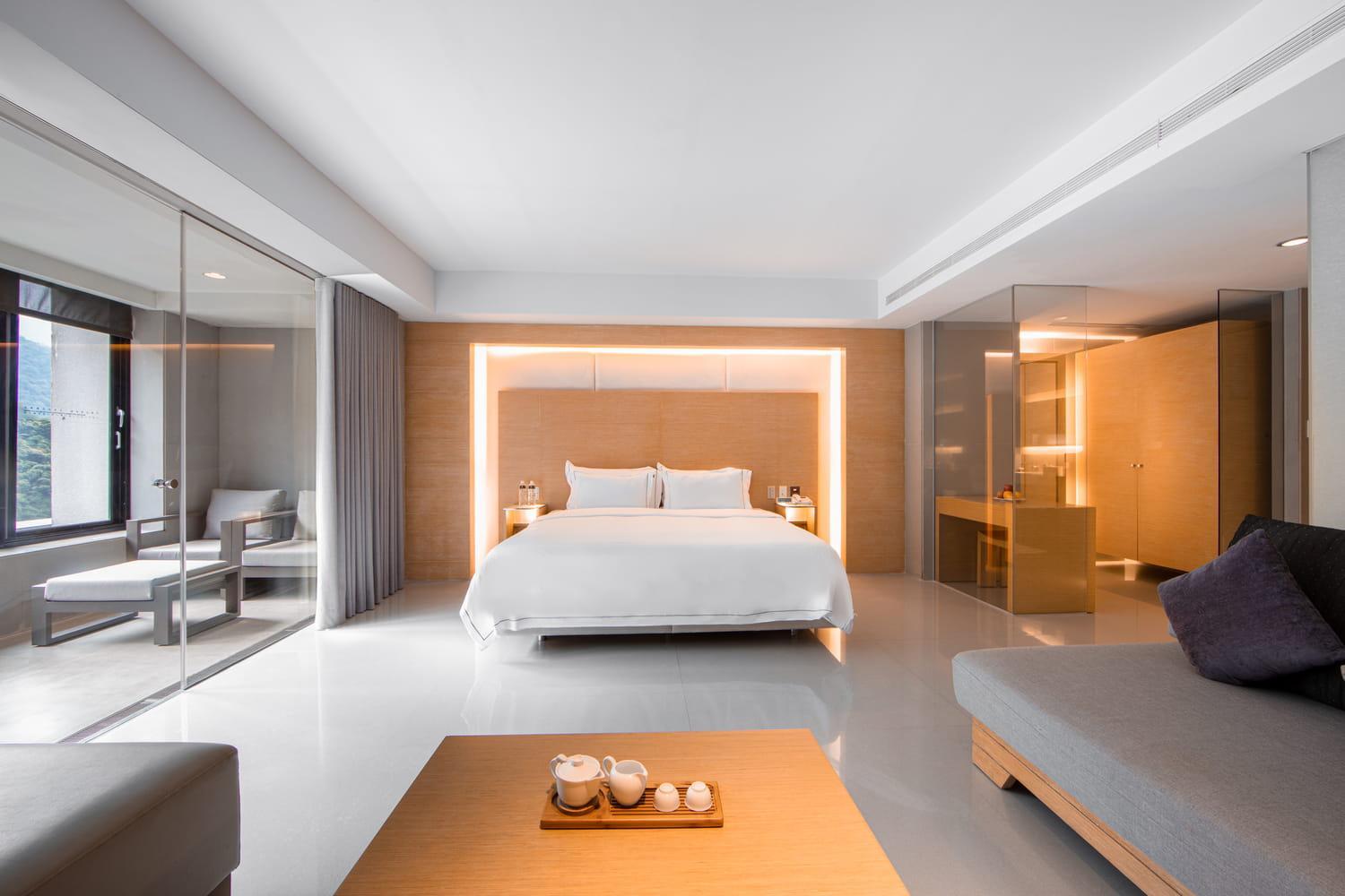 Spring Suite photo 2