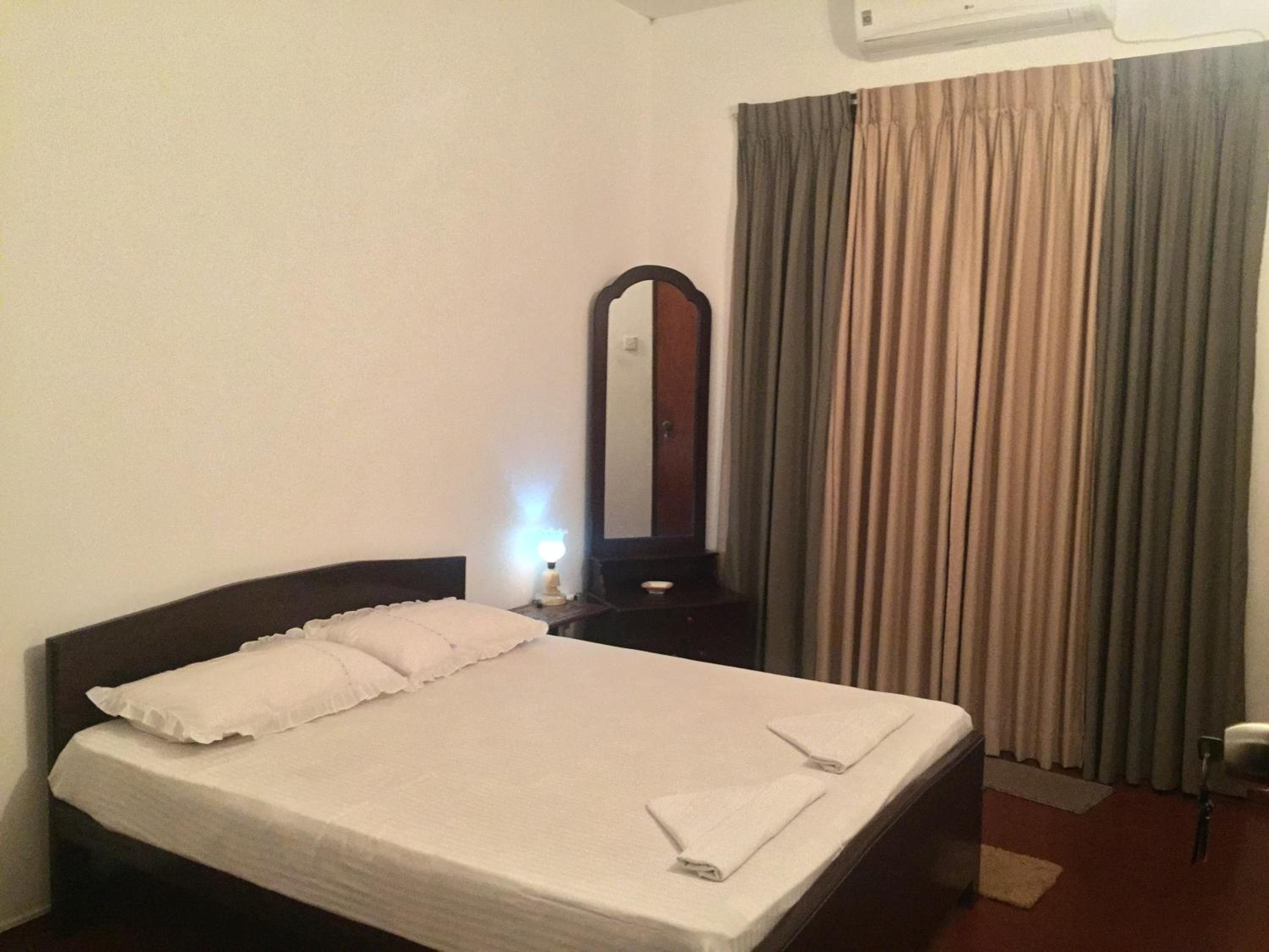 Deluxe King Room photo 1