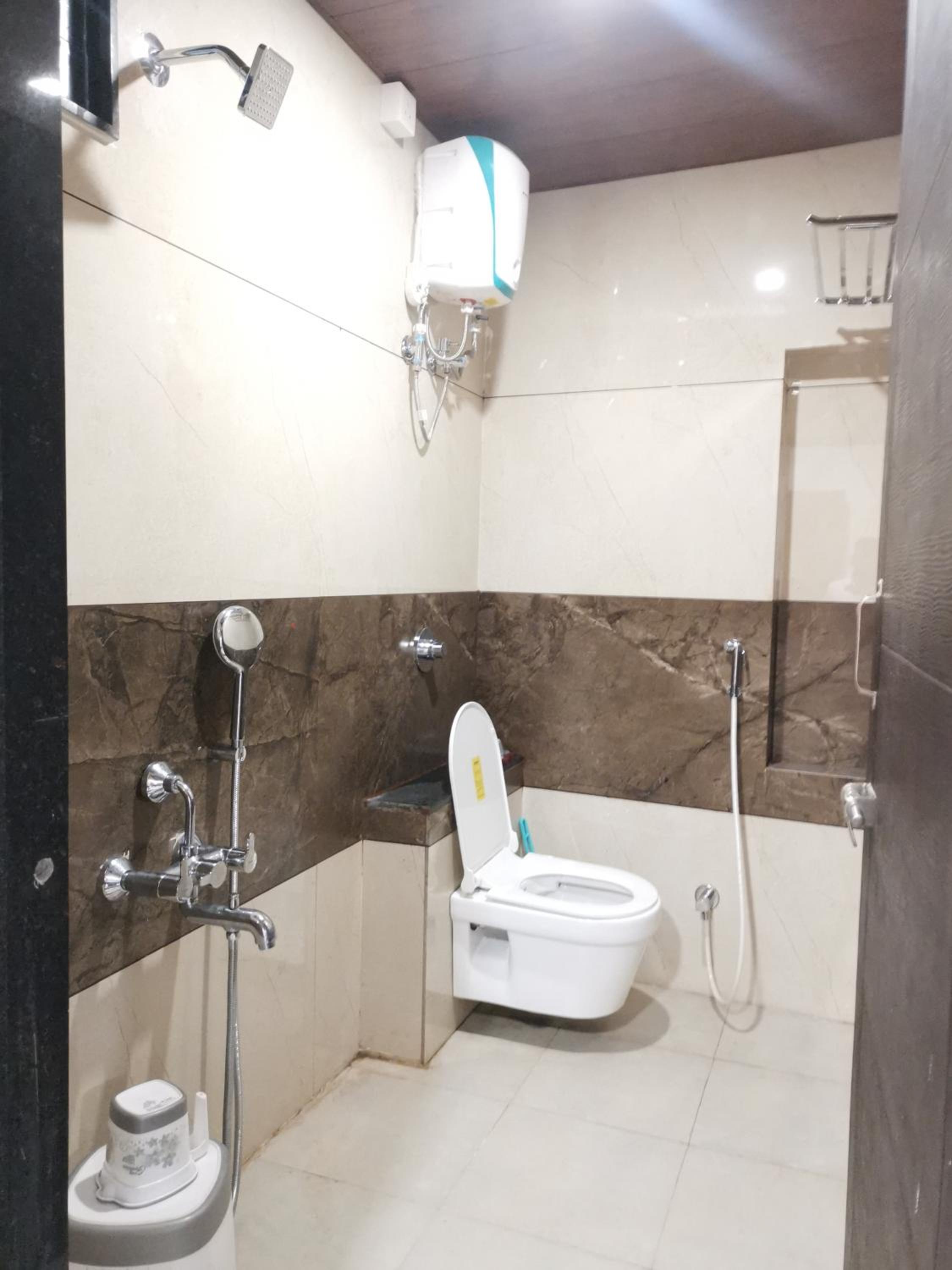 Deluxe Room - Photo 13