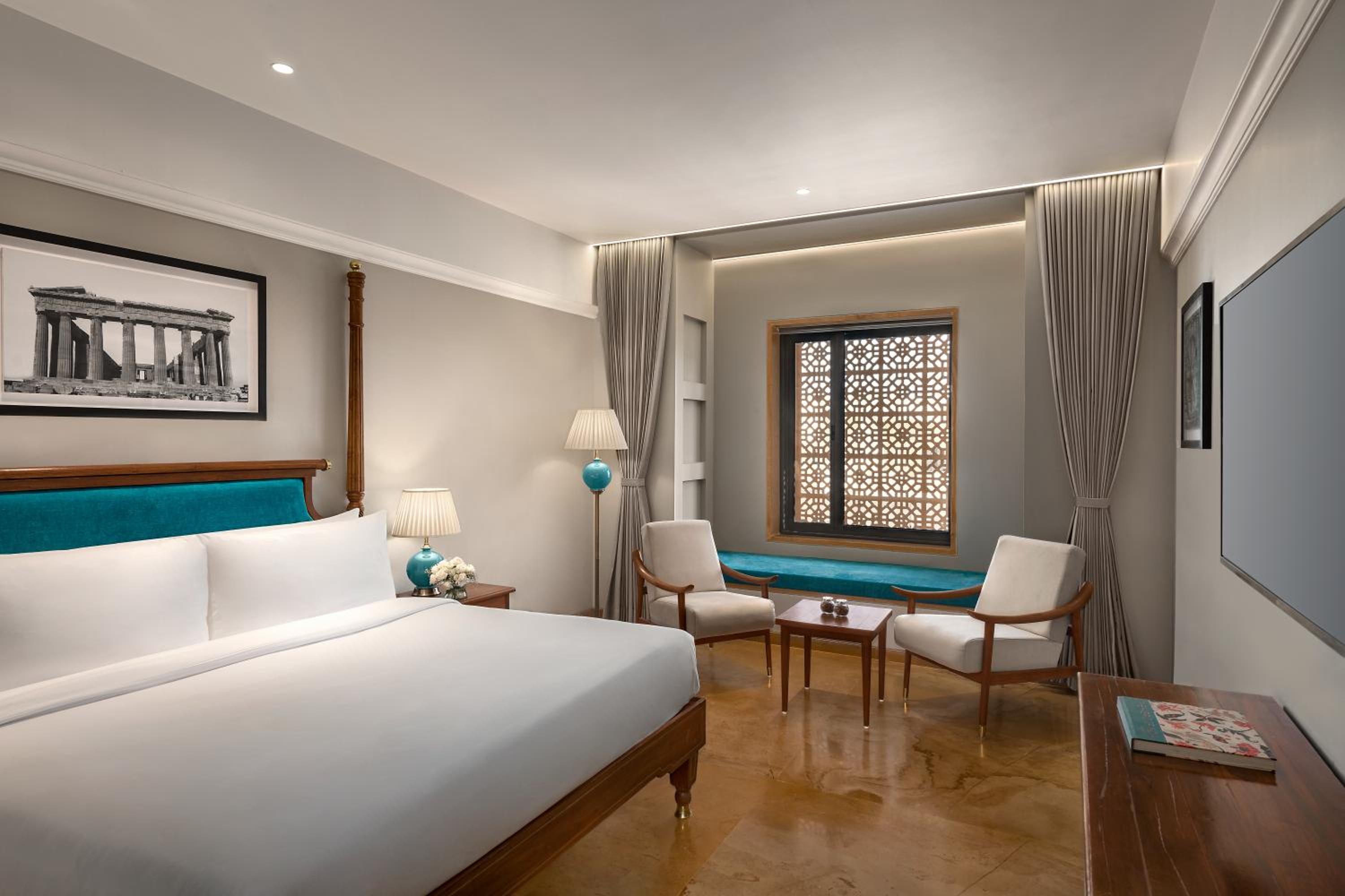 Deluxe King Room - Photo 3