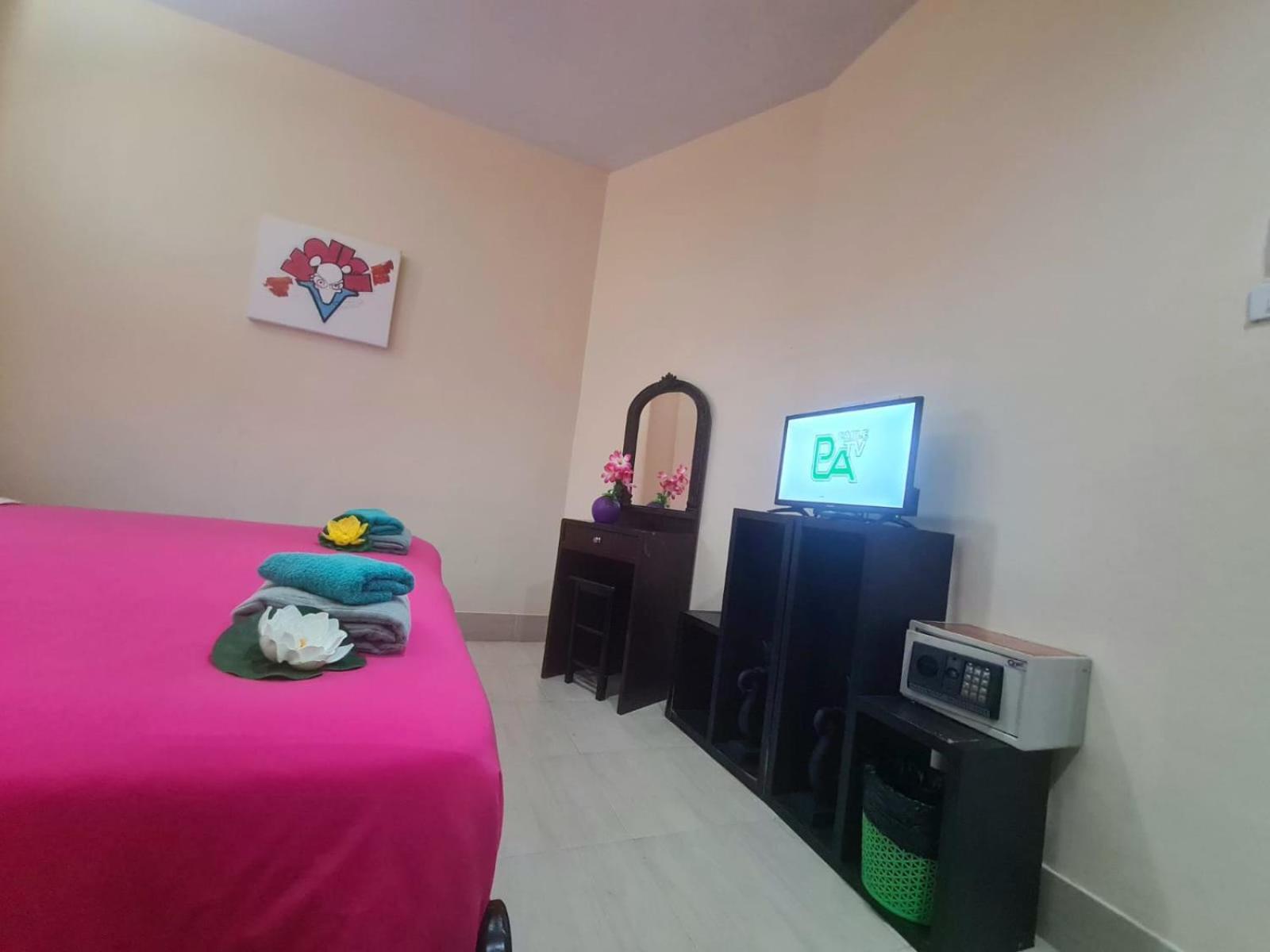 Standard Double Room - Photo 11