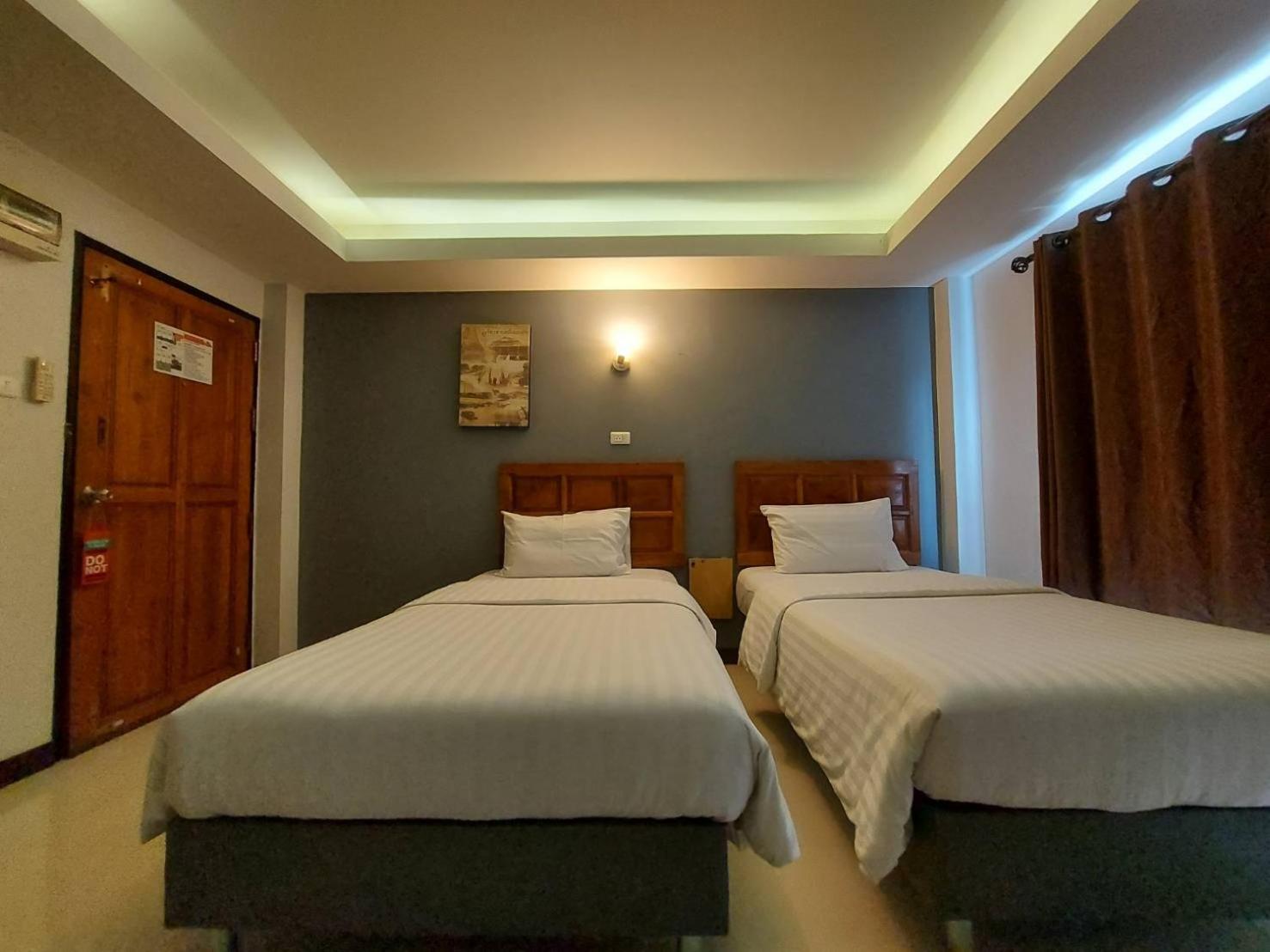 Large Twin Room photo 1