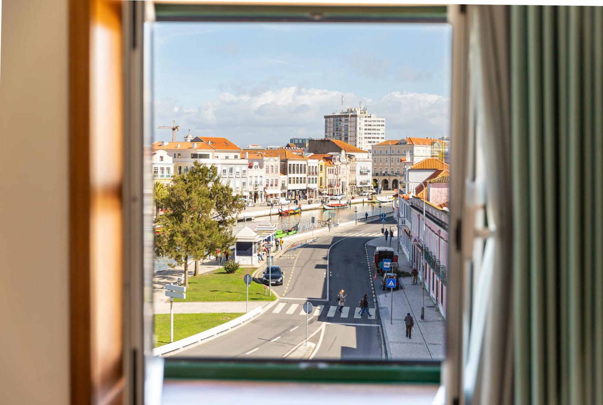 Double Room with Canal View - Photo 6