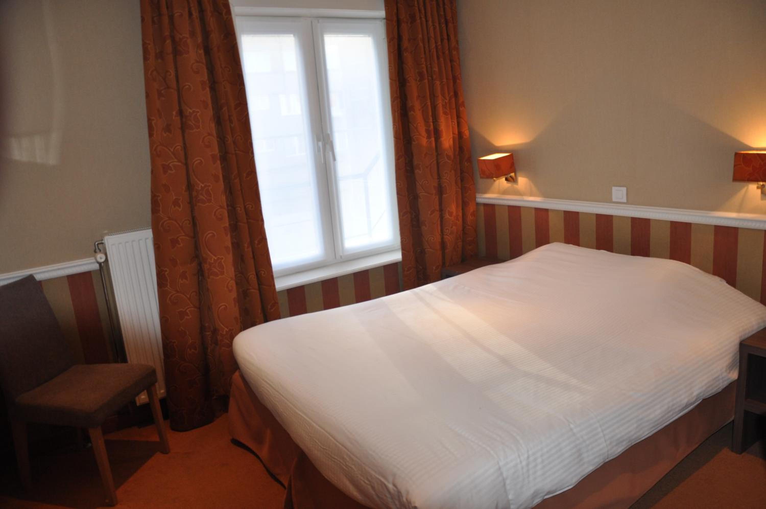 Small Comfort Room - Photo 8