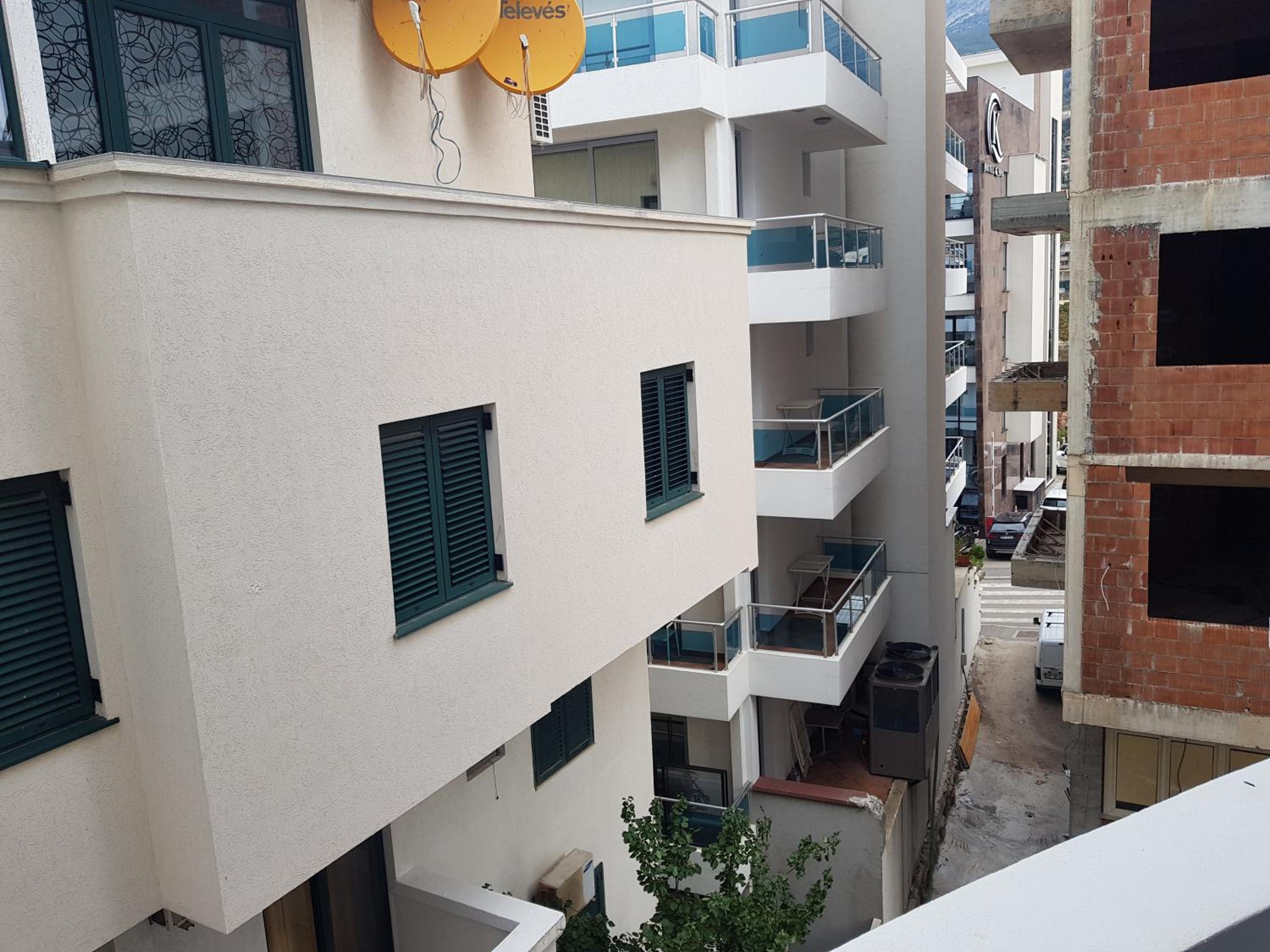 Studio with Balcony - Photo 10