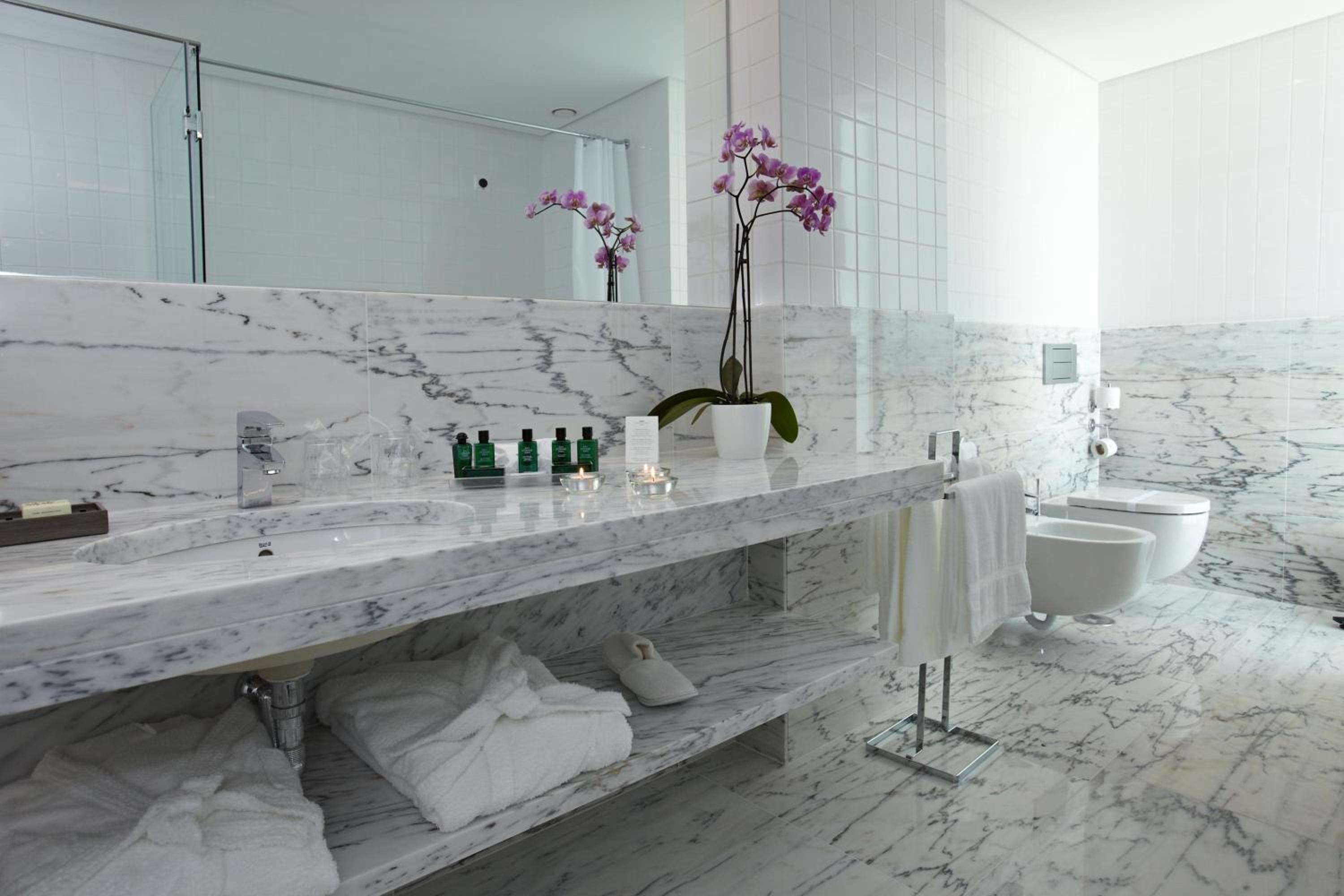 Suite - Photo 5
