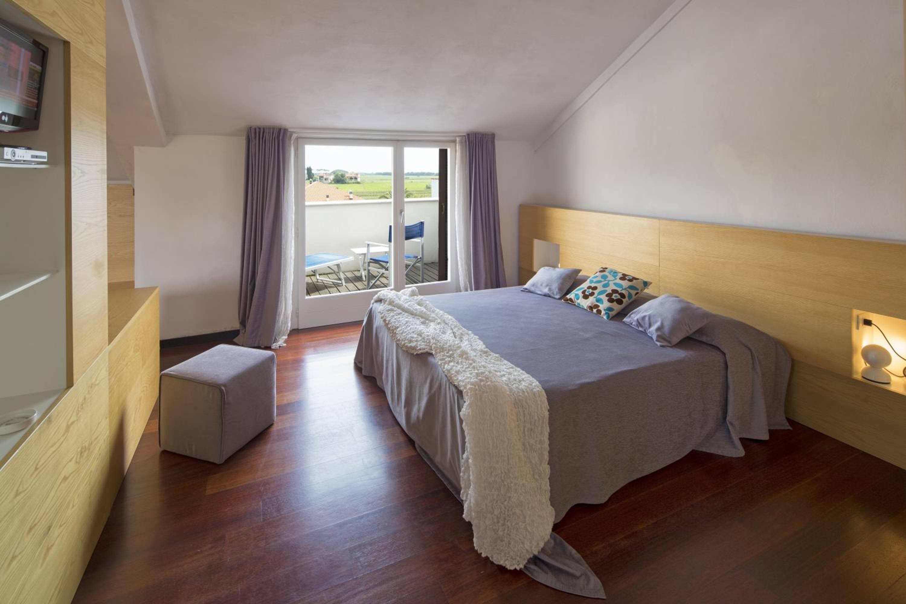 Suite - Photo 3