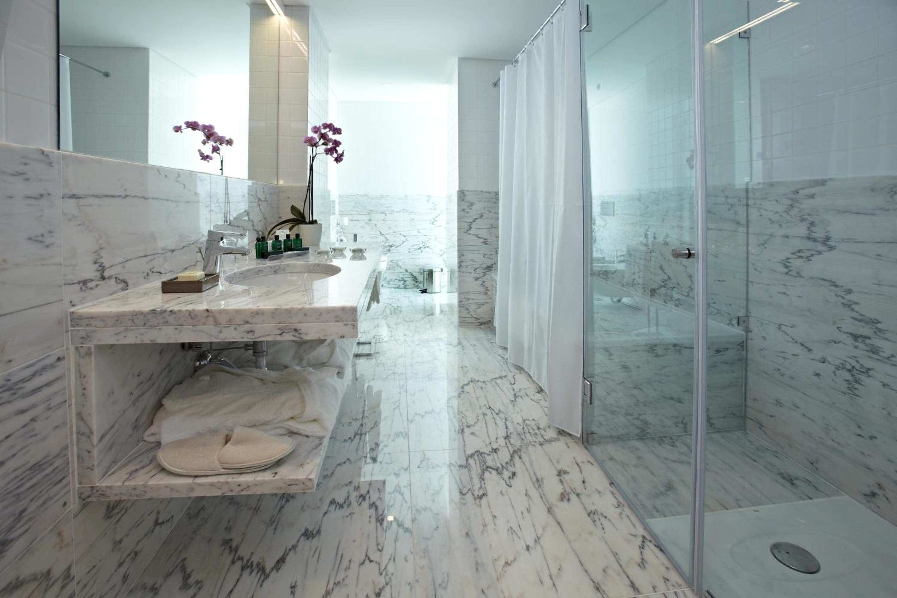 Suite - Photo 6