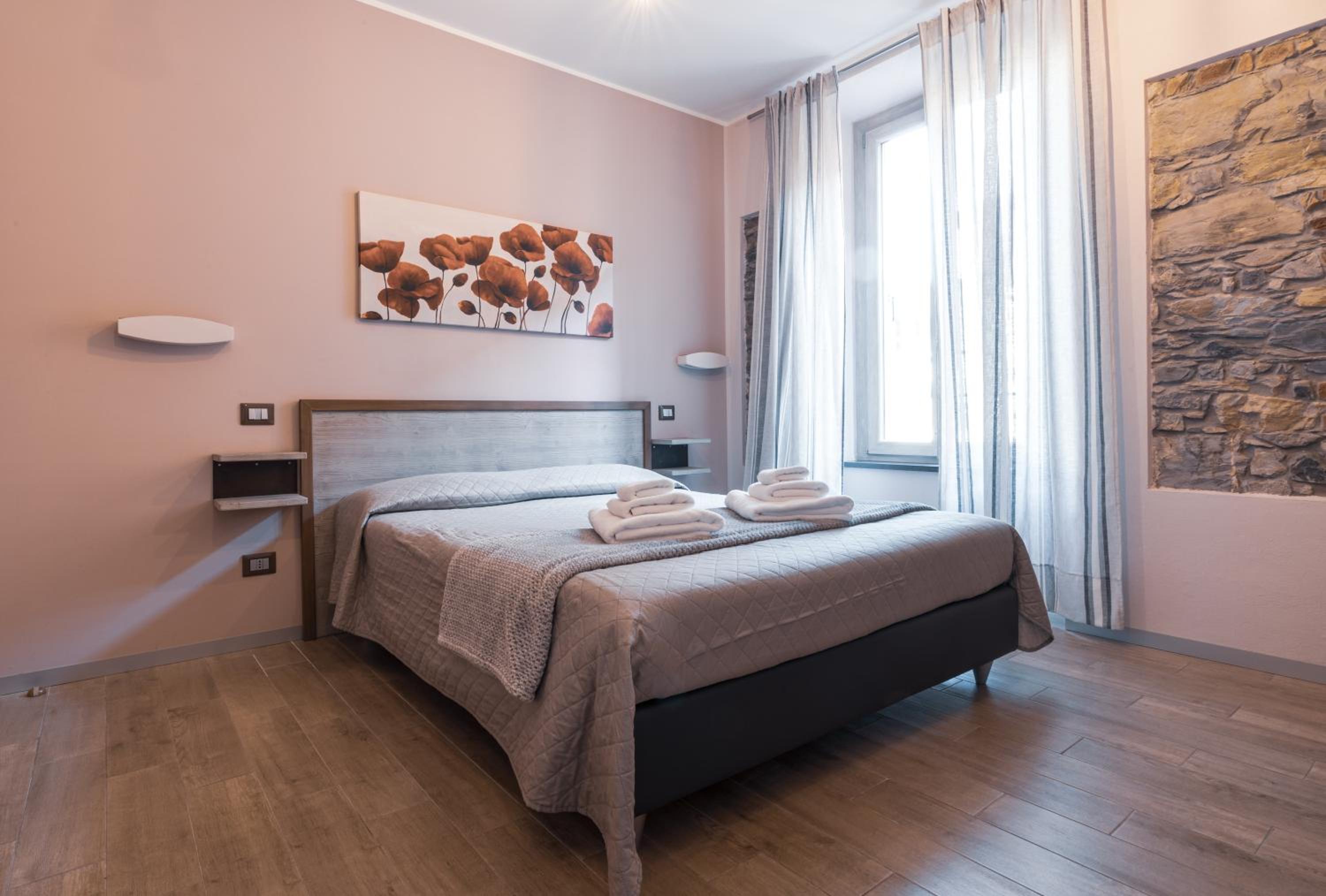Double Room with Private Bathroom - Photo 4