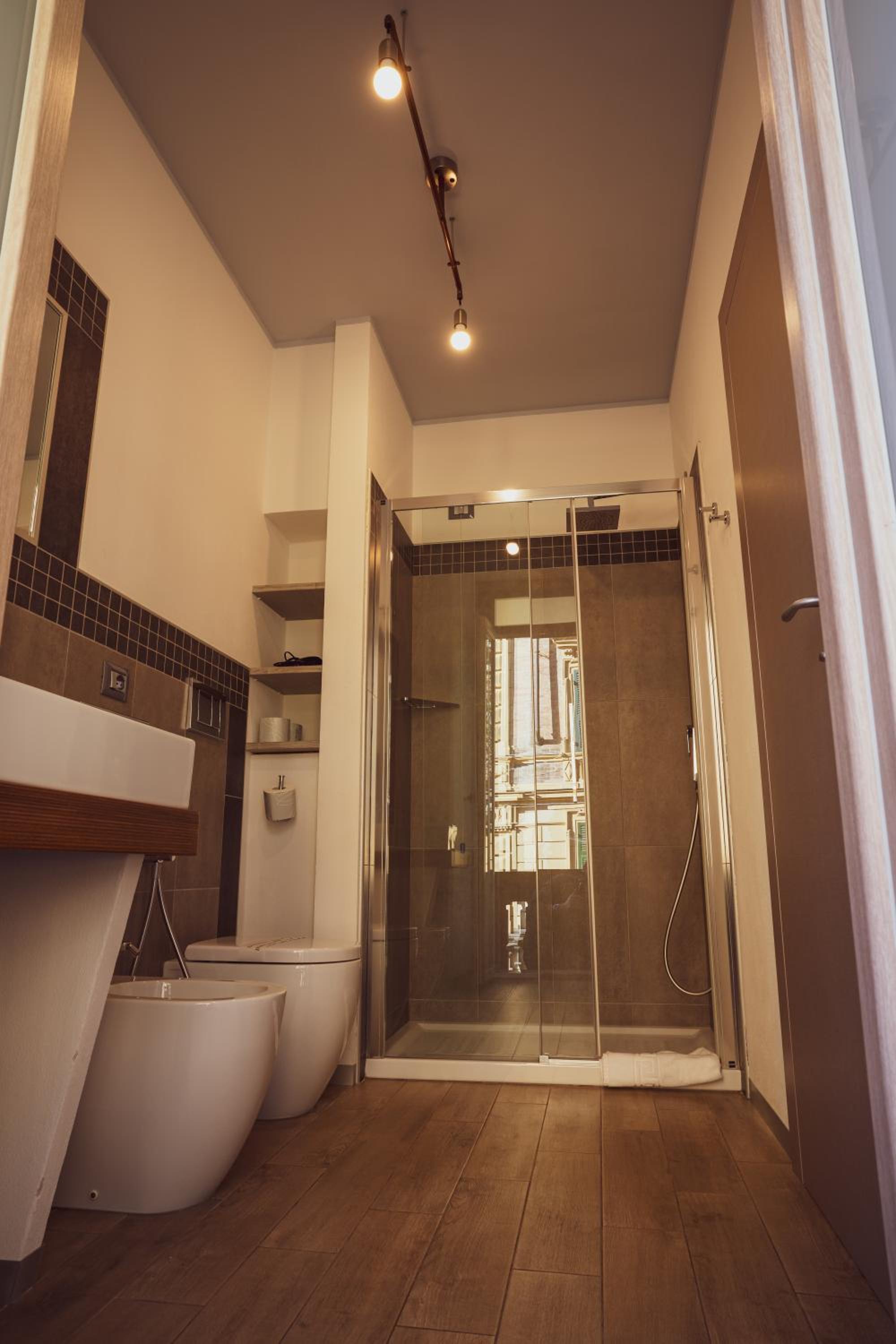 Double Room with Private Bathroom - Photo 3