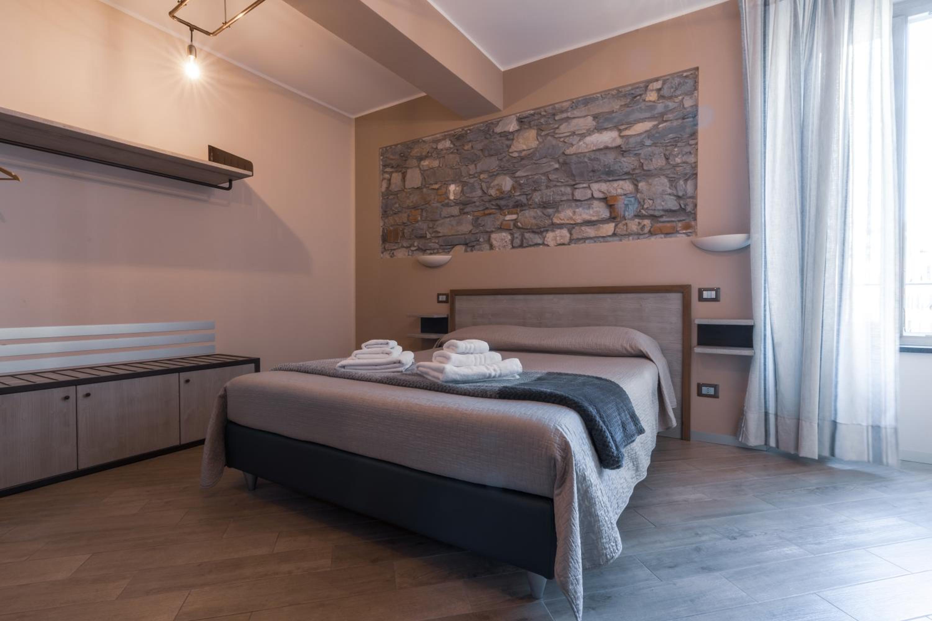 Double Room with Private Bathroom photo 3