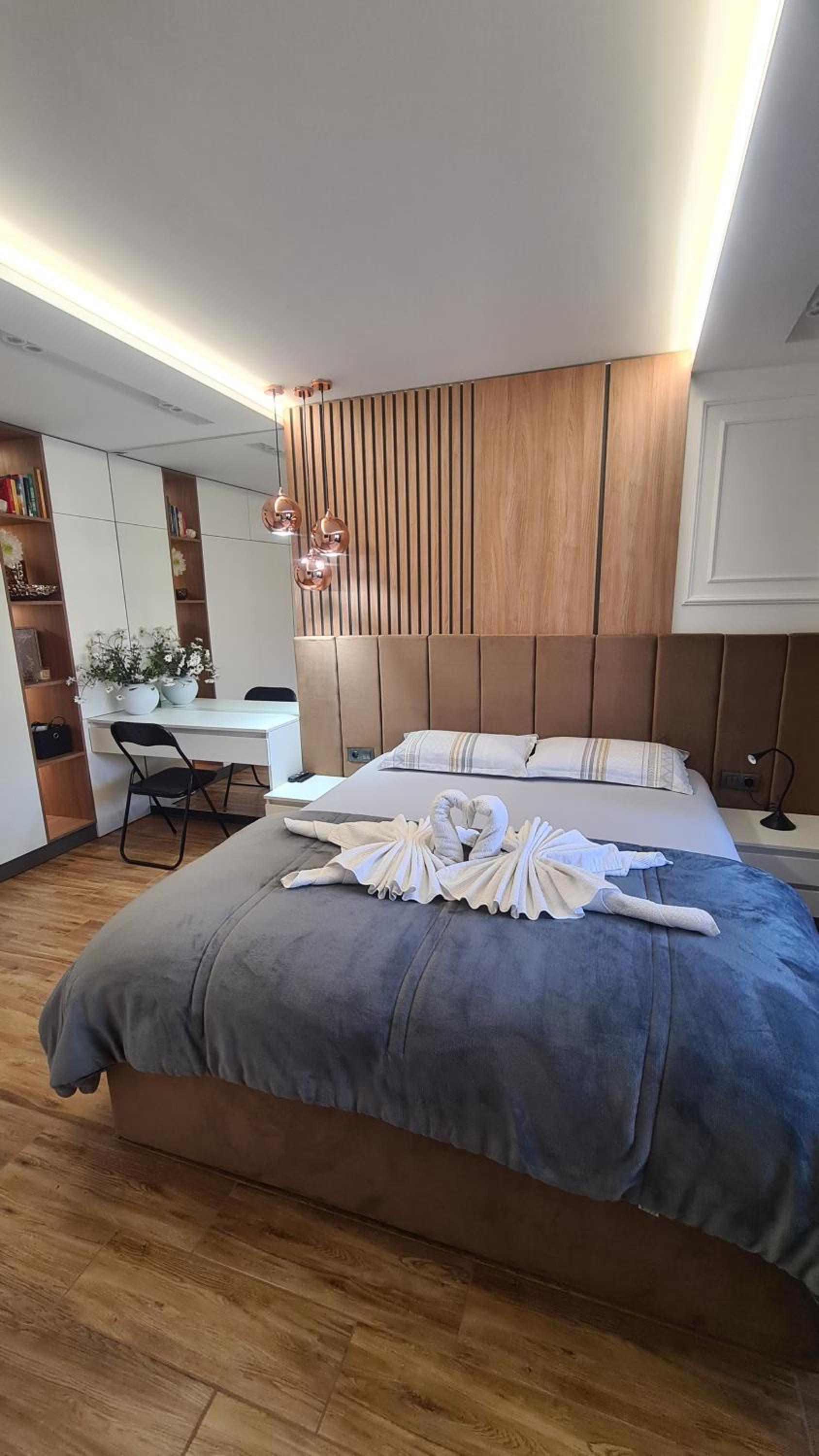 One-Bedroom Apartment - Photo 5