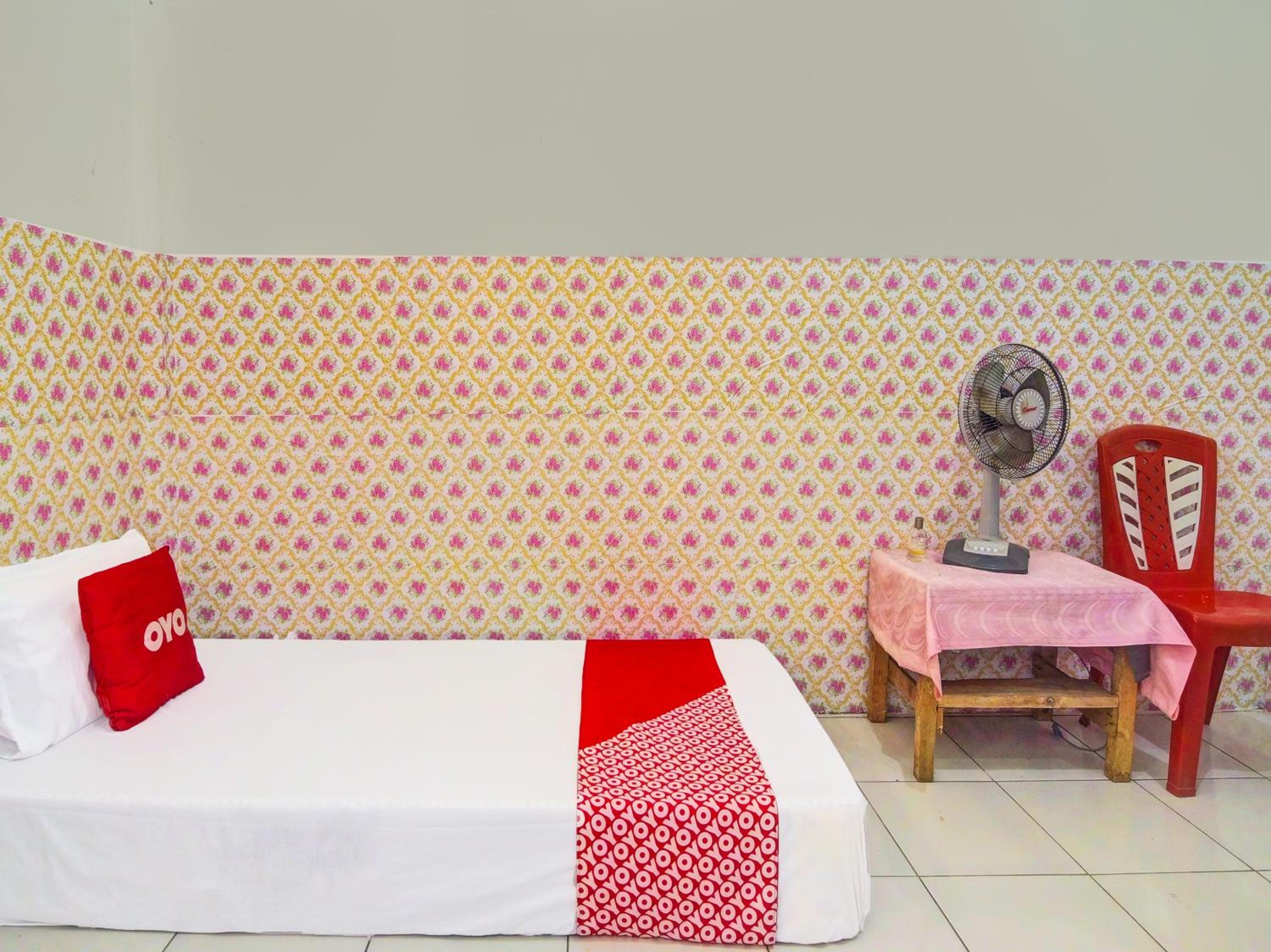 Small Single Room photo 3