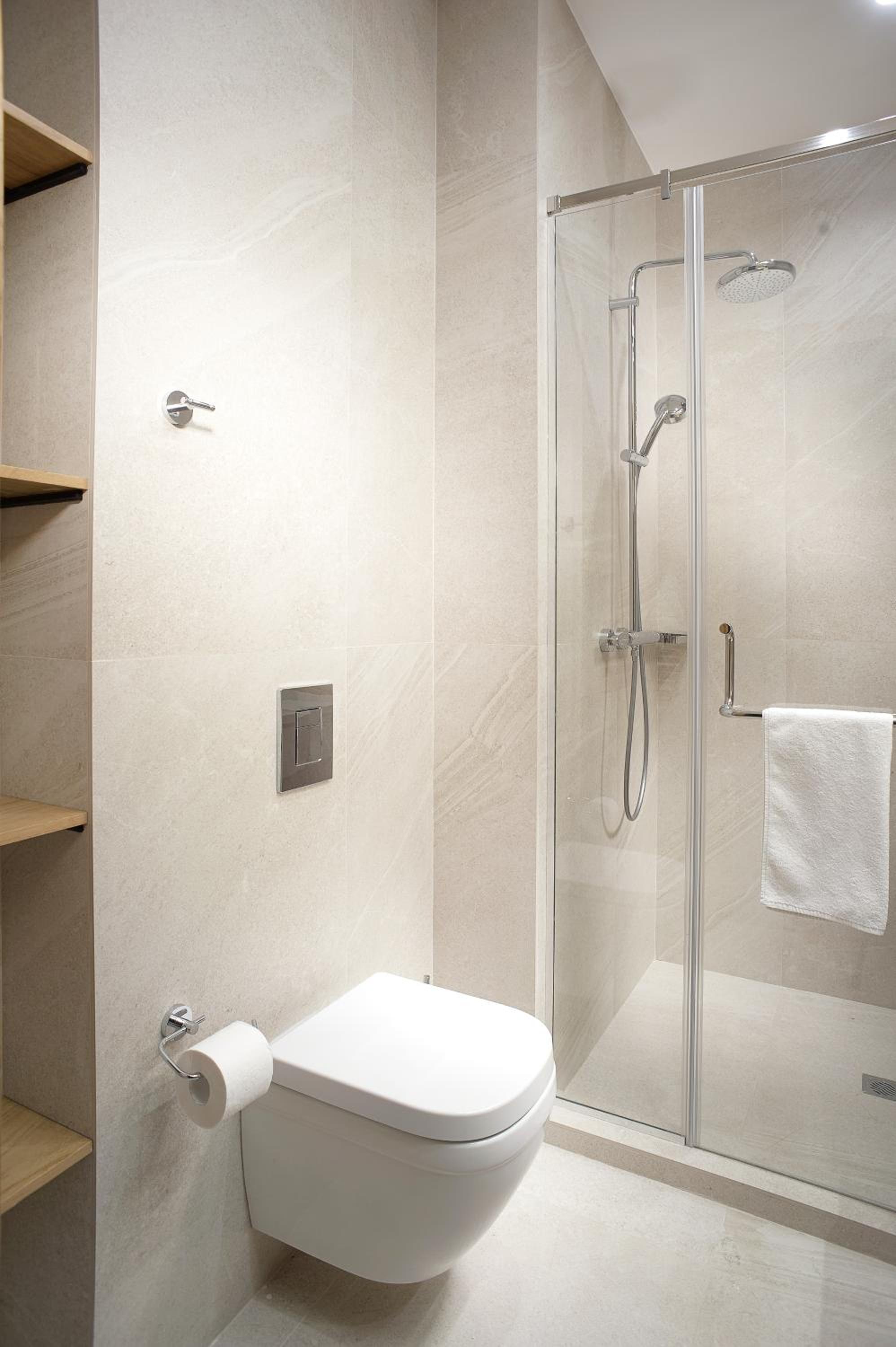 Standard Twin Room - Photo 4