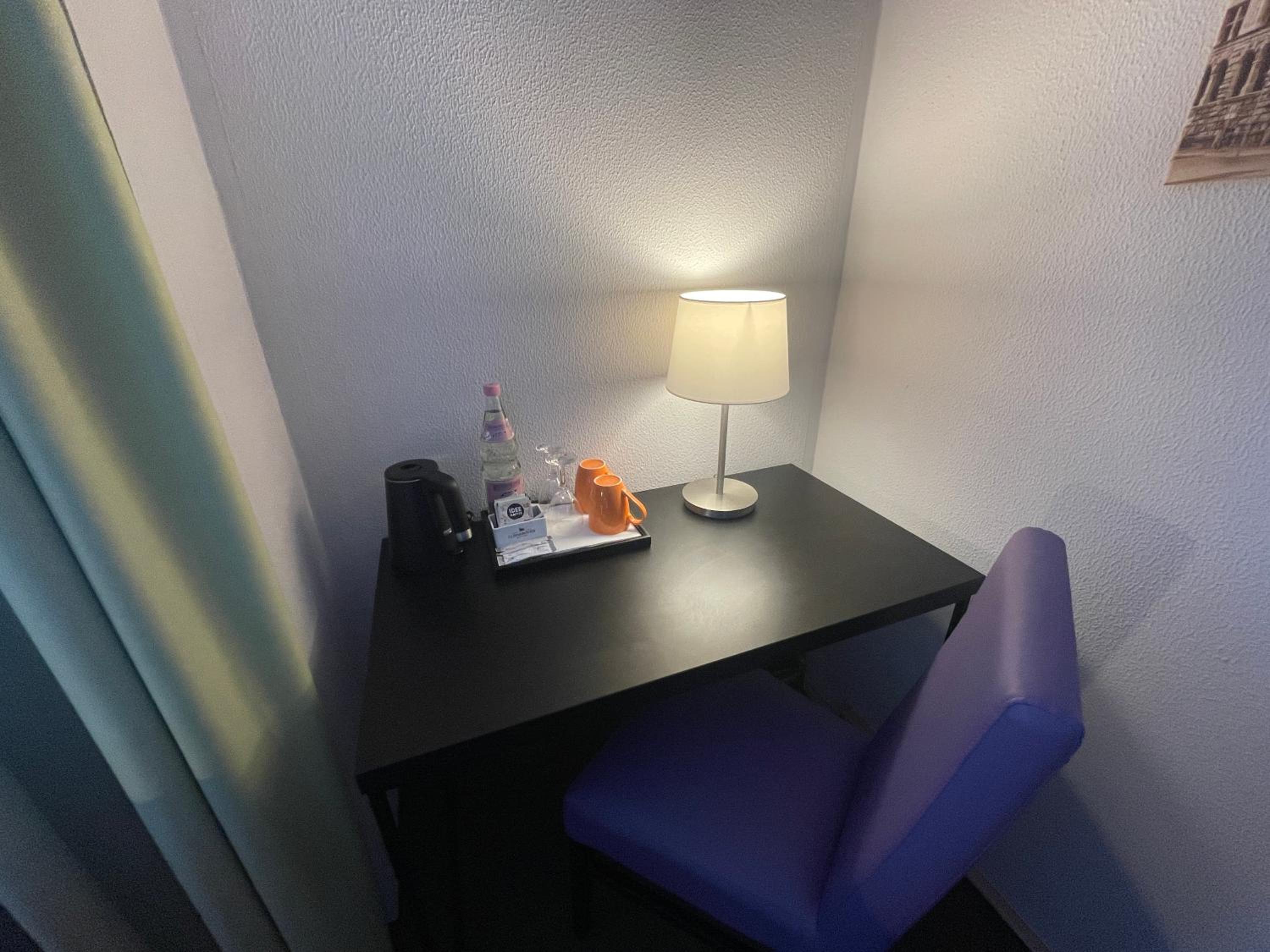 Twin Room - Photo 3