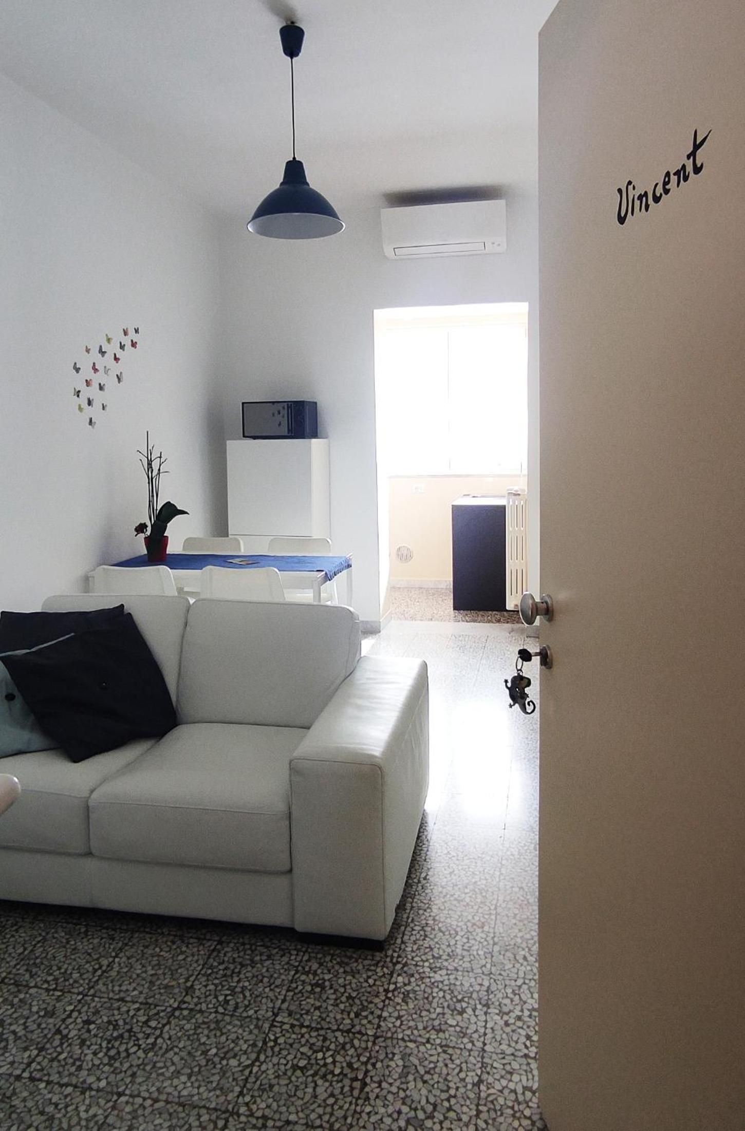 One-Bedroom Apartment - Photo 17