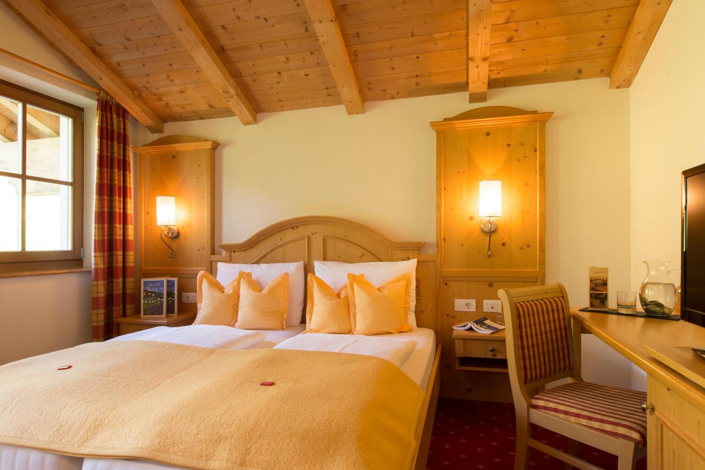 Double Room with Balcony - Photo 2