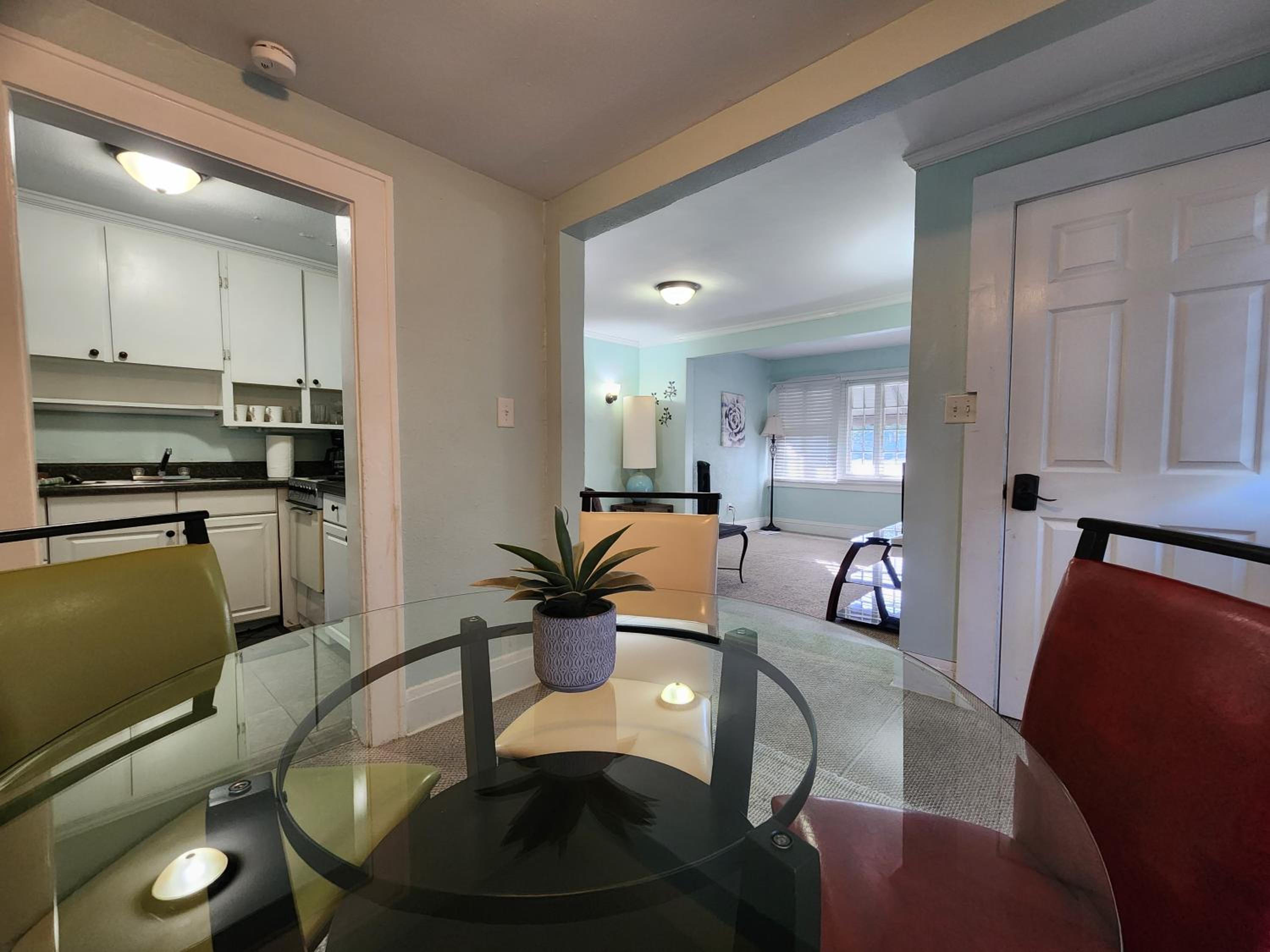 Two-Bedroom Apartment - Photo 7